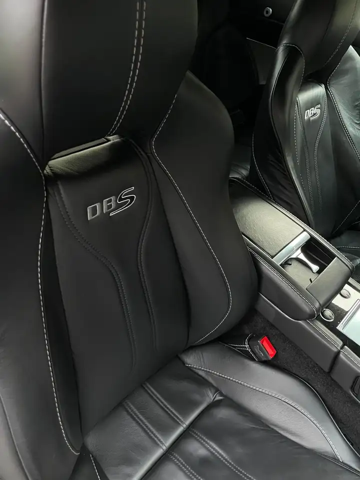 Aston Martin DBS снимка Aston Martin DBS