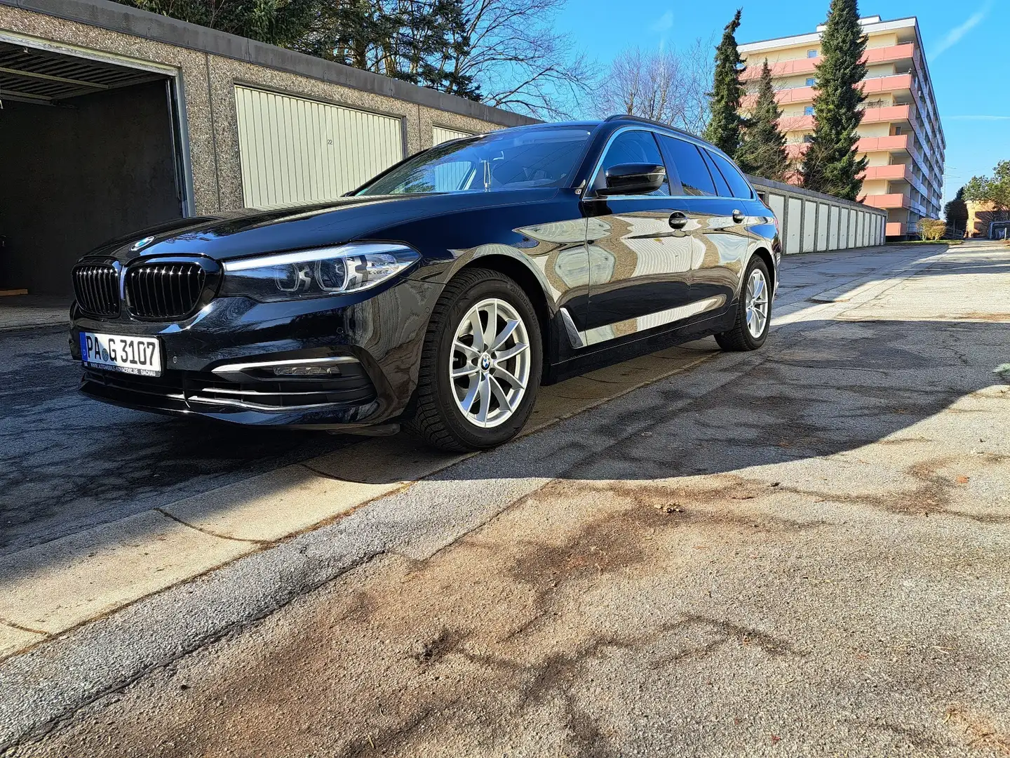 BMW 520 520d Touring Aut. Luxury Line - 1