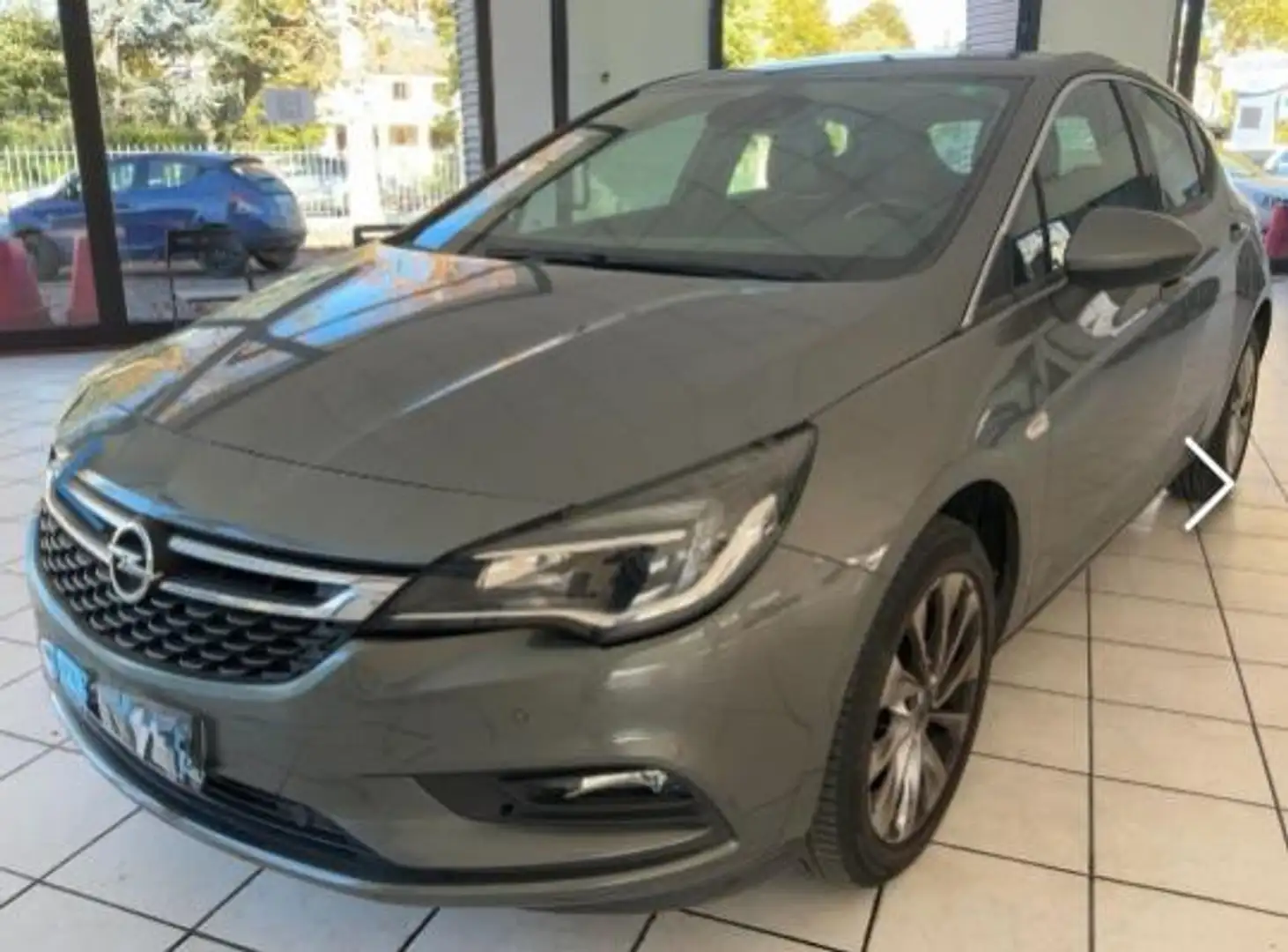 Opel Astra Astra 5p 1.4 t Innovation ecoM 110cv Gris - 1