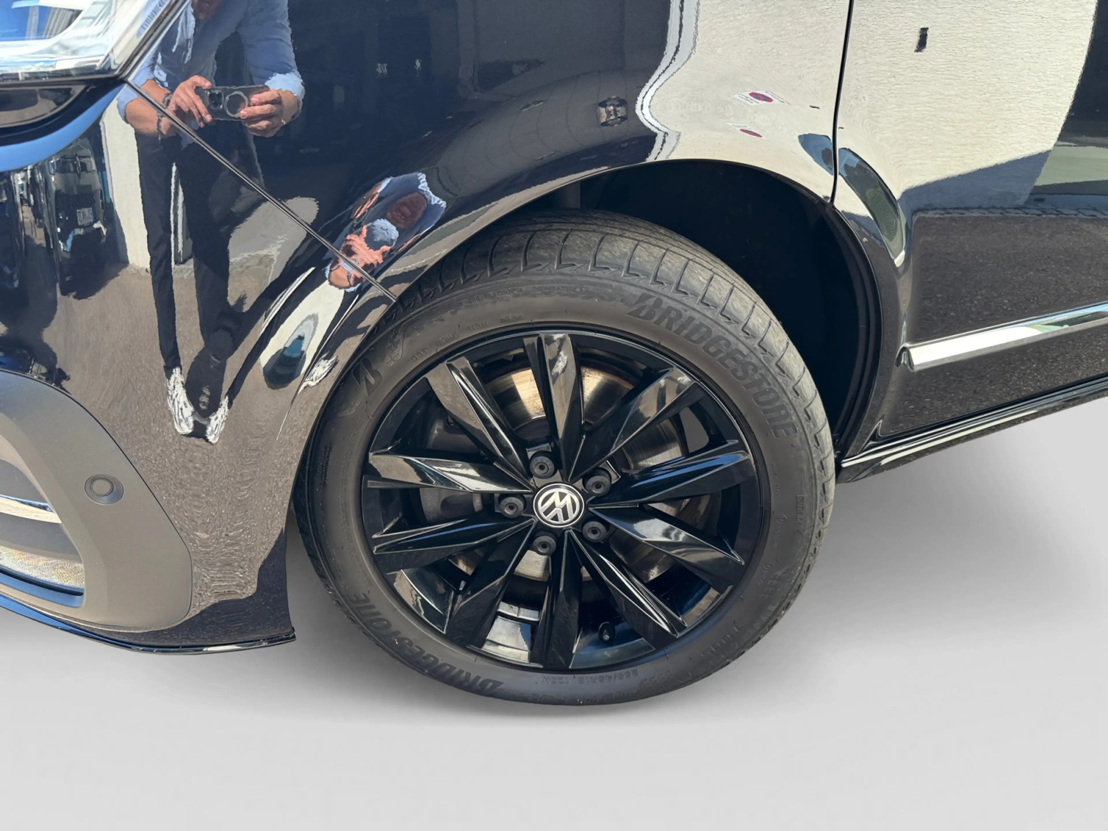 Volkswagen T6.1 Multivan 2.0TDI DSG 4MO Gen.Six LED ACC — photo 5