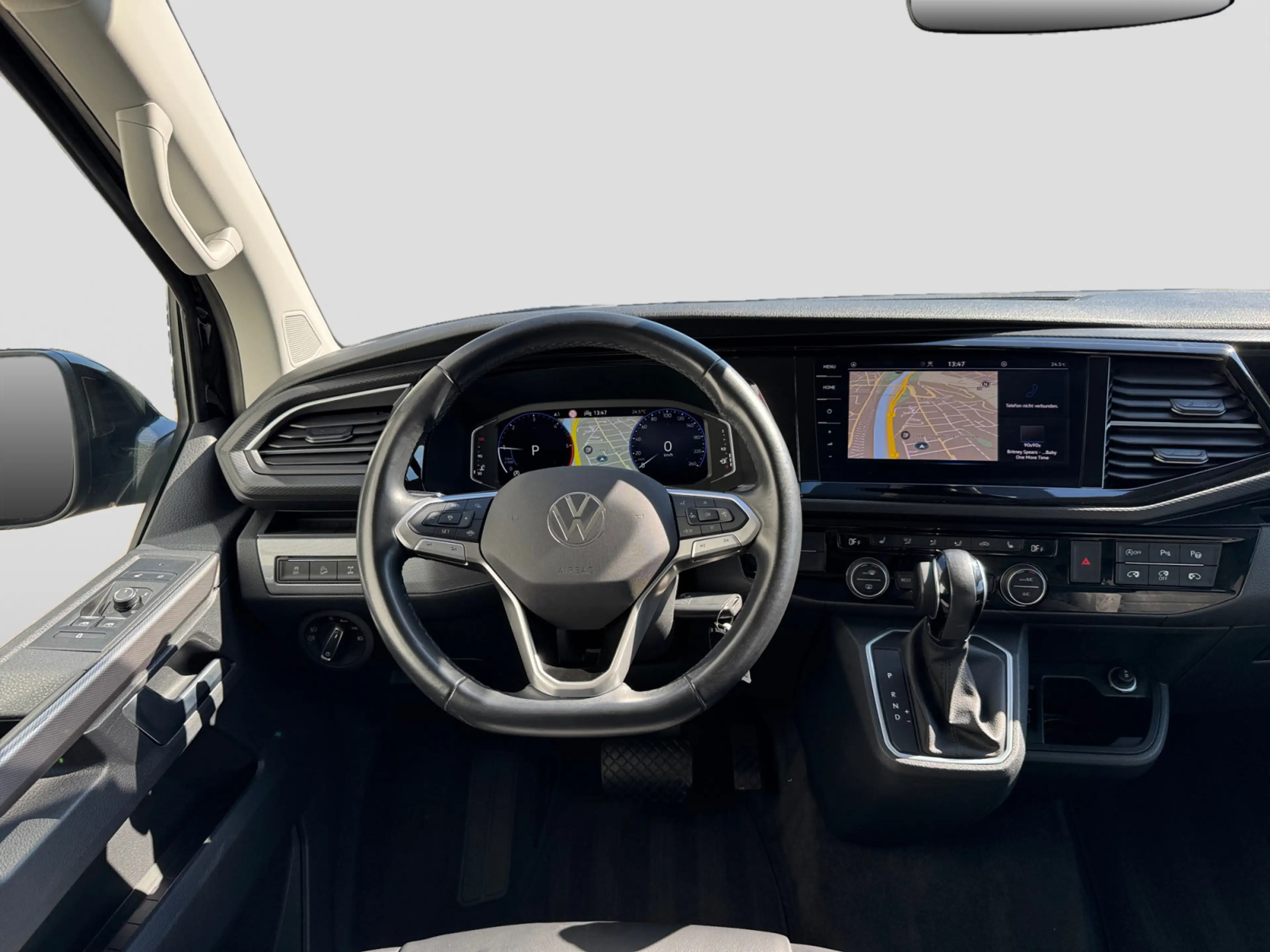 Volkswagen T6.1 Multivan 2.0TDI DSG 4MO Gen.Six LED ACC — photo 6