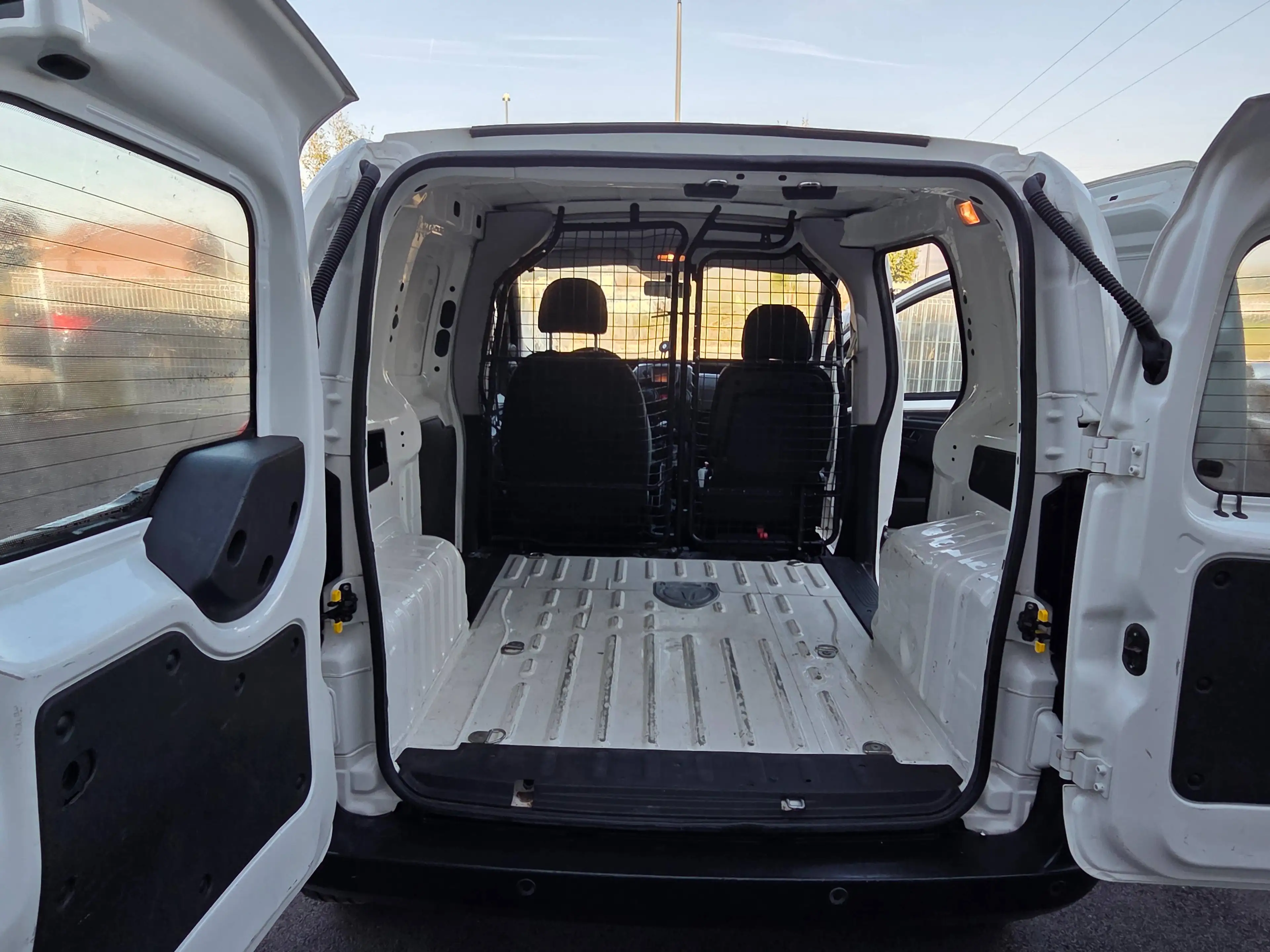 Fiat Fiorino 1.4i // TVA RECUPERABLE // GPS — photo 14
