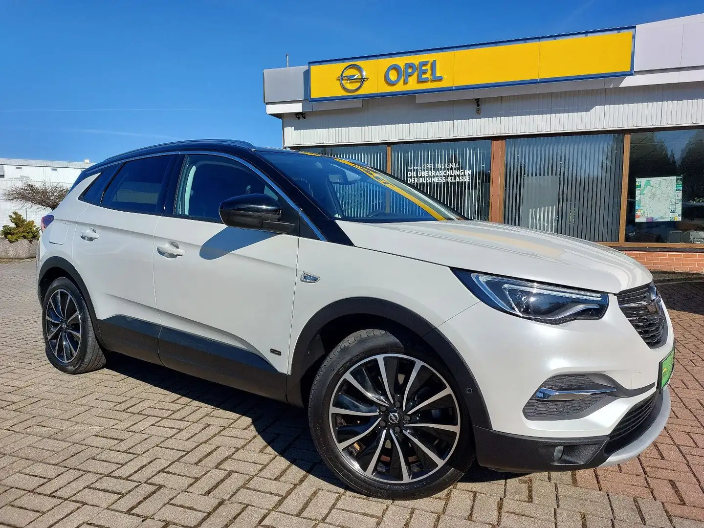 Opel Grandland X Ultimate Plug-in-Hybrid 4x4+LED+AHK+ Weiß - 1