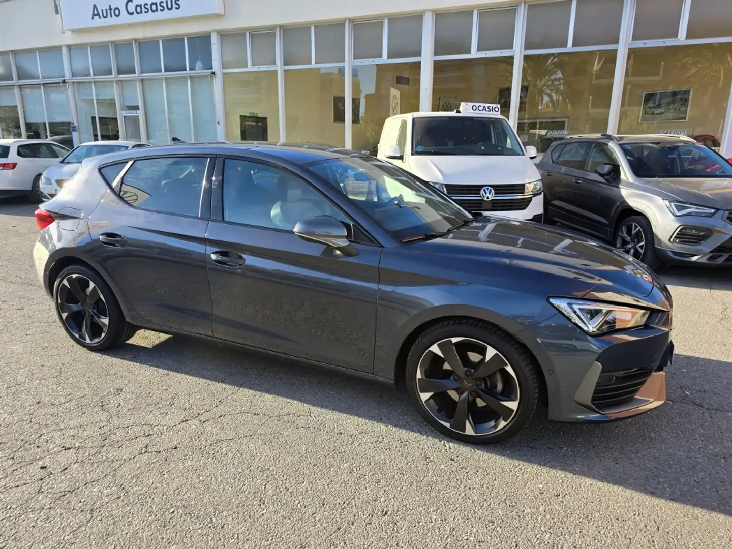 CUPRA Leon 1.5 ETSI DSG 110Kw Grijs - 2