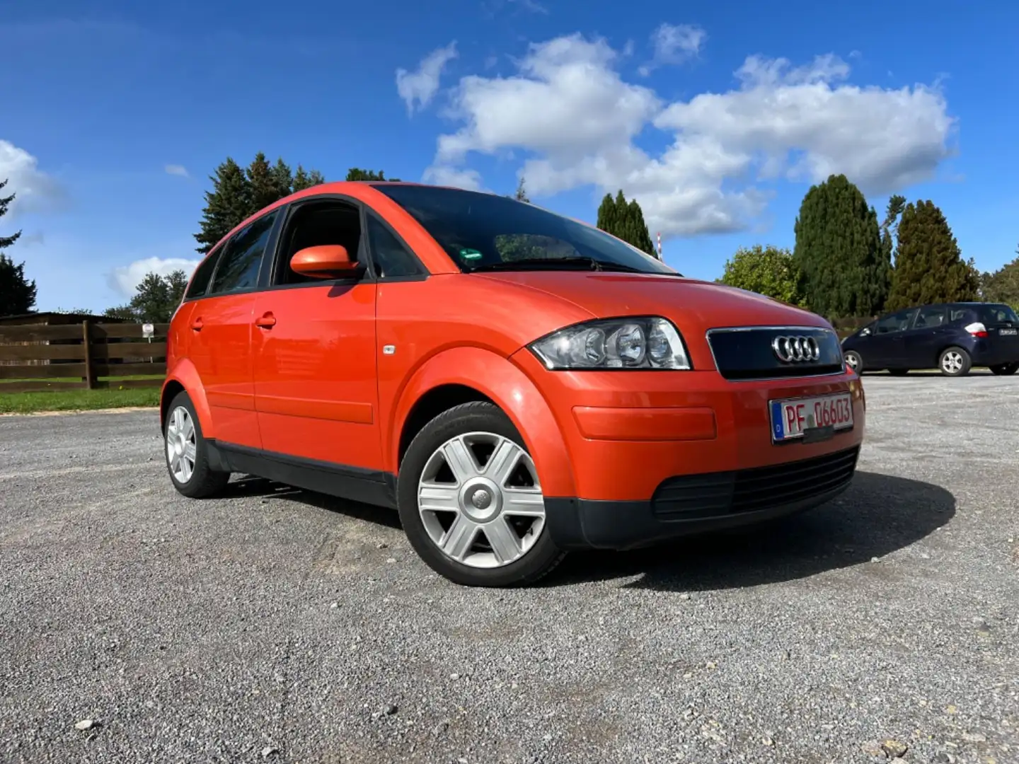 Audi A2 1.4 aus 2 Hand SCHECKHEFTGEPFLEGT BEI AUDI Naranja - 1