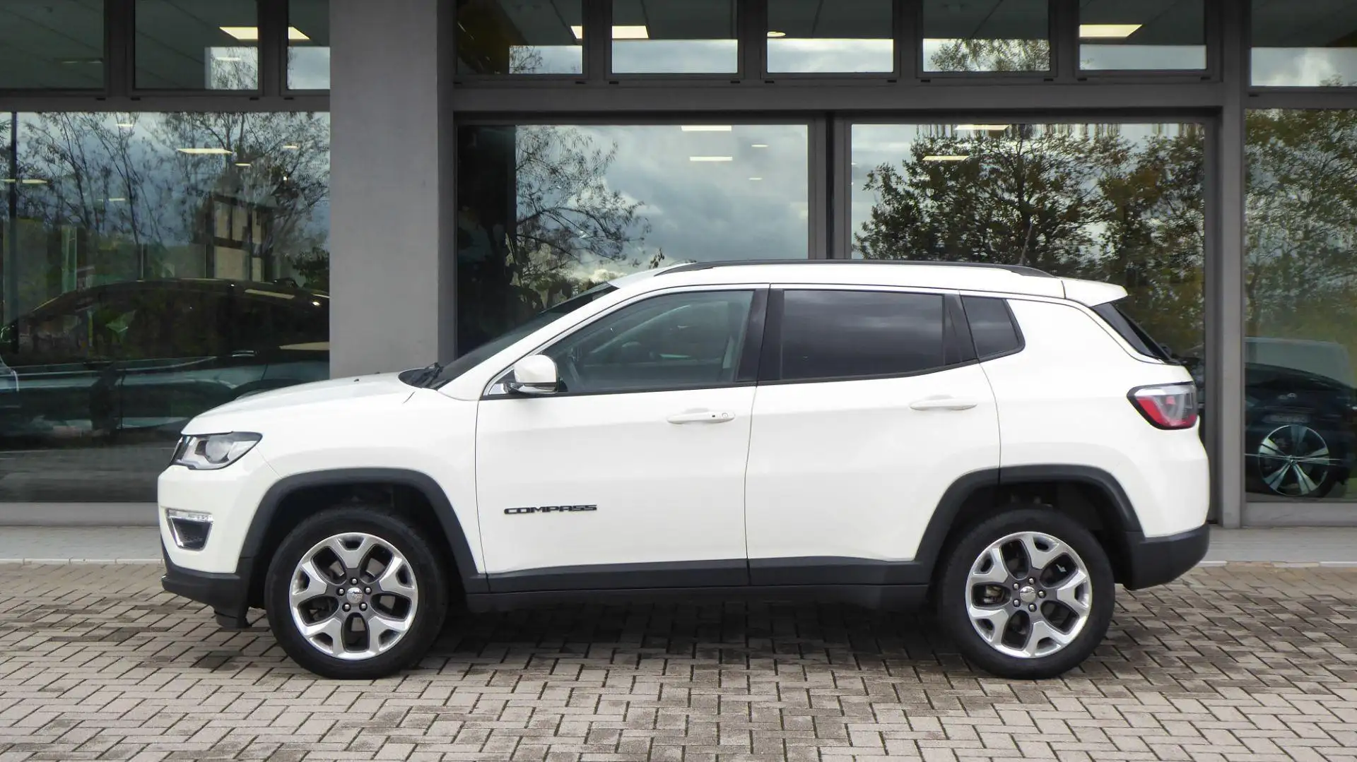 Jeep Compass 2.0 Multijet II 4WD Limited Weiß - 2