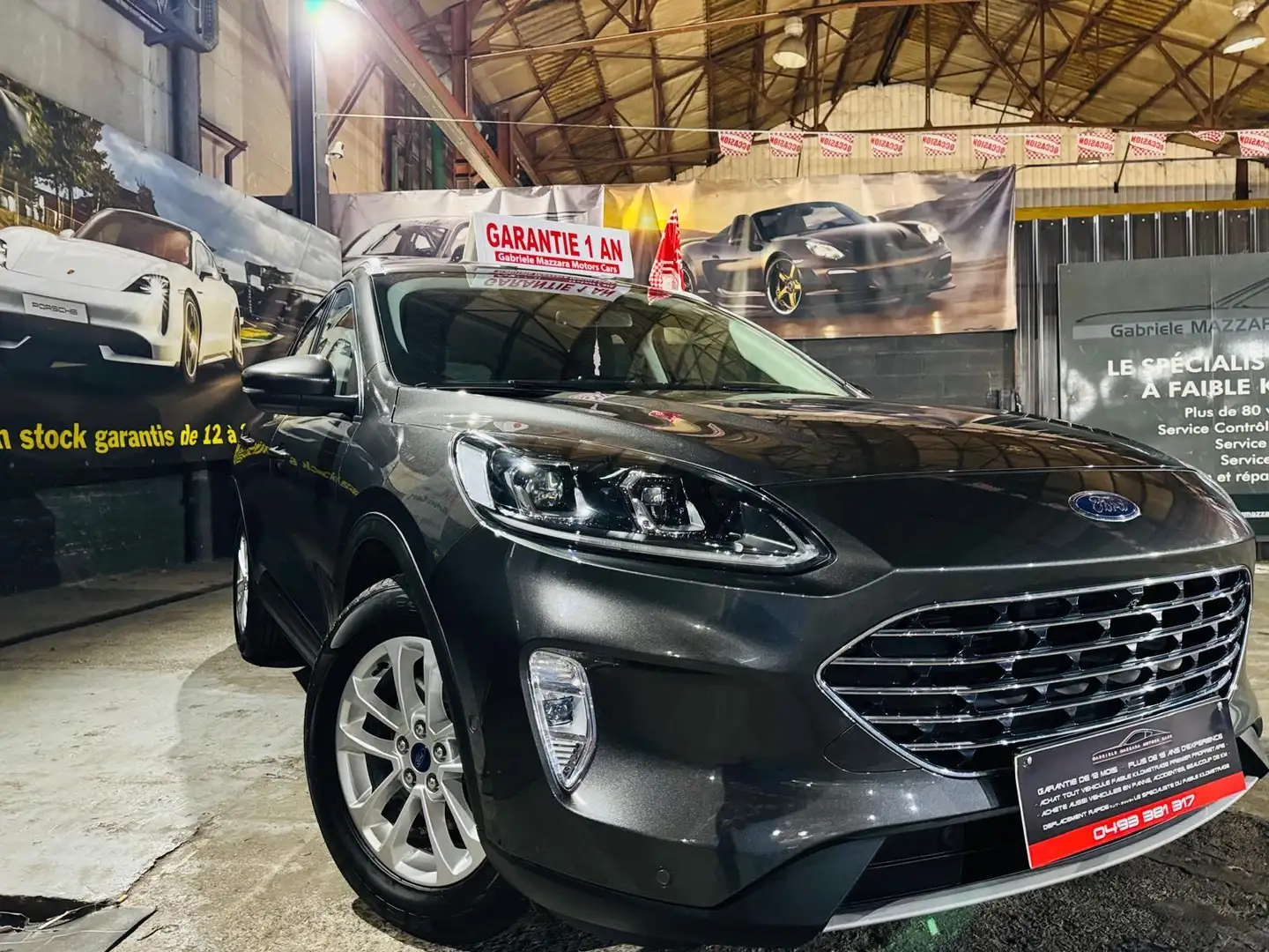 Ford Kuga 1.5TDCi Titanium - Cockpit - CarPlay - Att Rem Grijs - 2