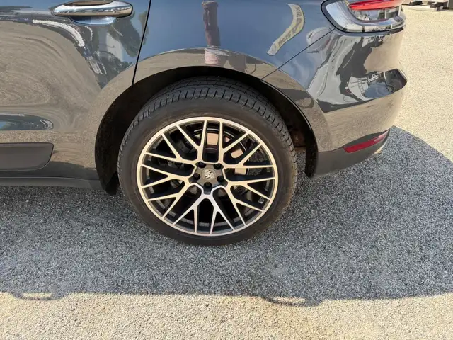 Porsche Macan view 27