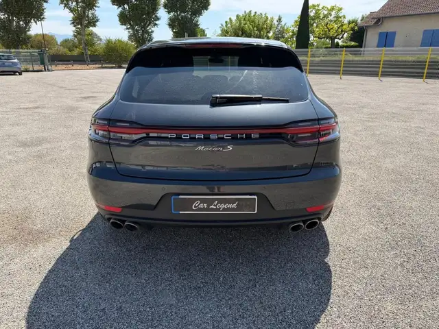 Porsche Macan view 4
