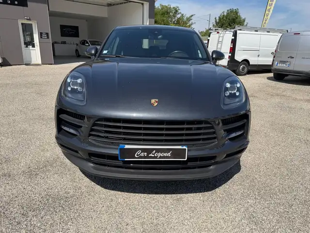 Porsche Macan view 8