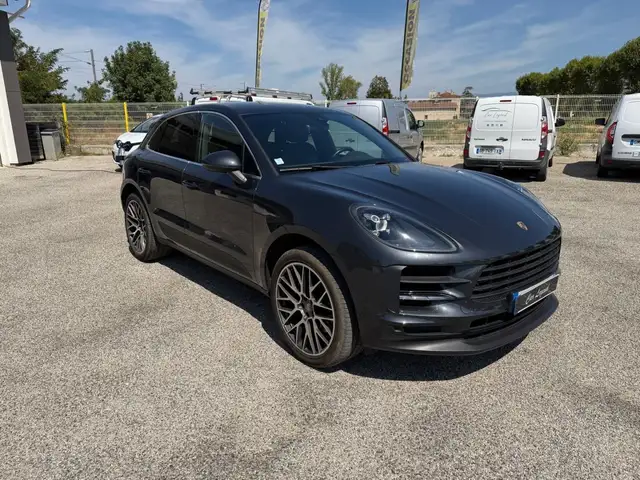 Porsche Macan view 7