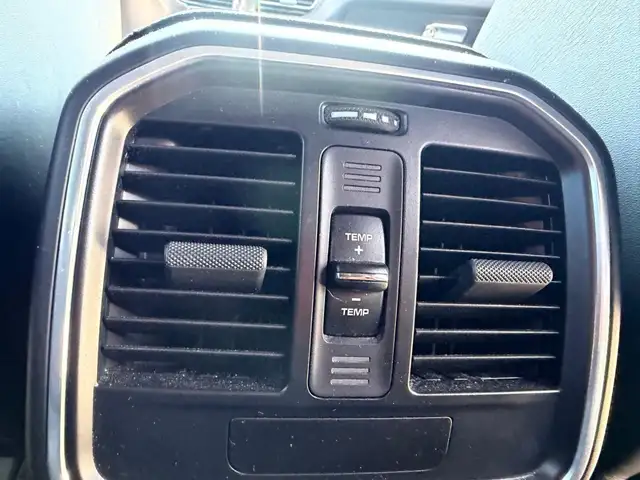 Porsche Macan view 22