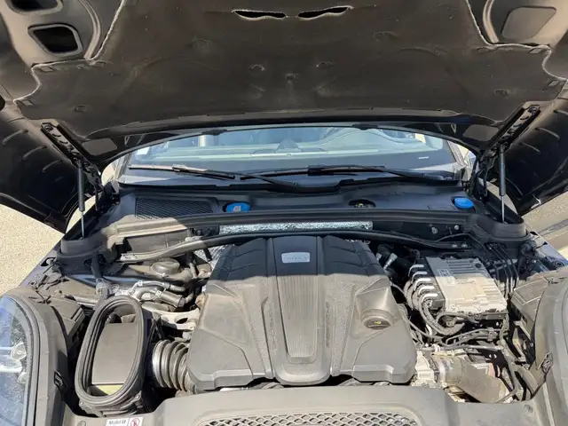 Porsche Macan view 24