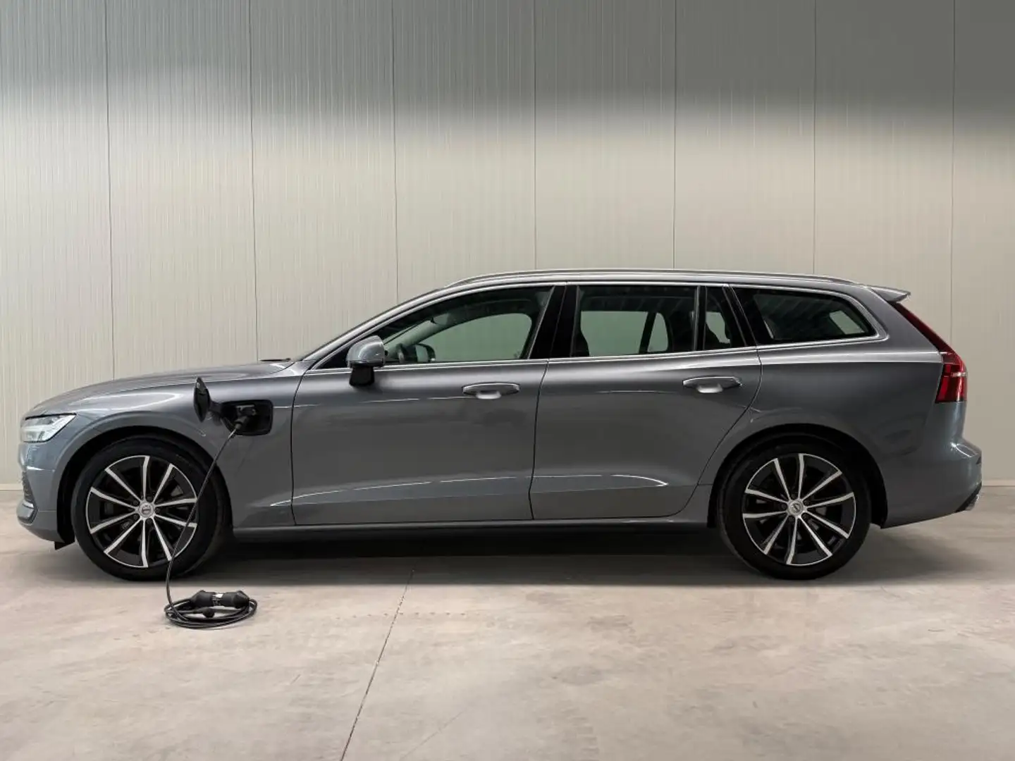 Volvo V60 2.0 T6 AWD Inscription Expression Grijs - 2
