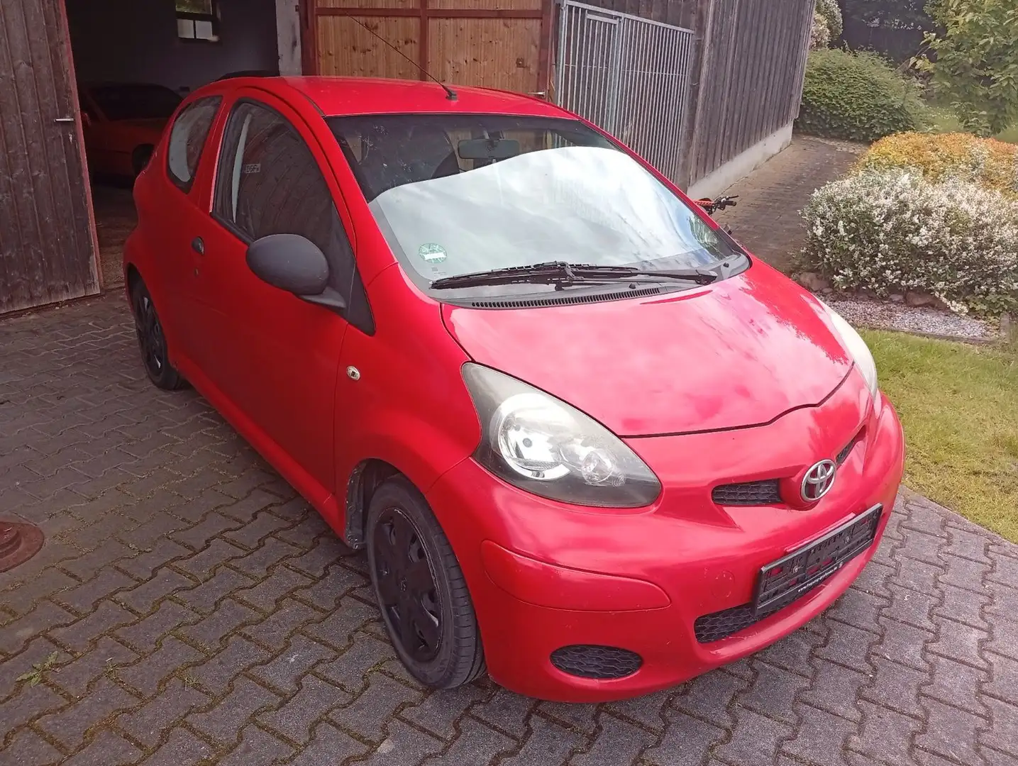 Toyota Aygo (X) 1,0-l-VVT-i Servo, ZV-Funk, 8xReifen Roşu - 2