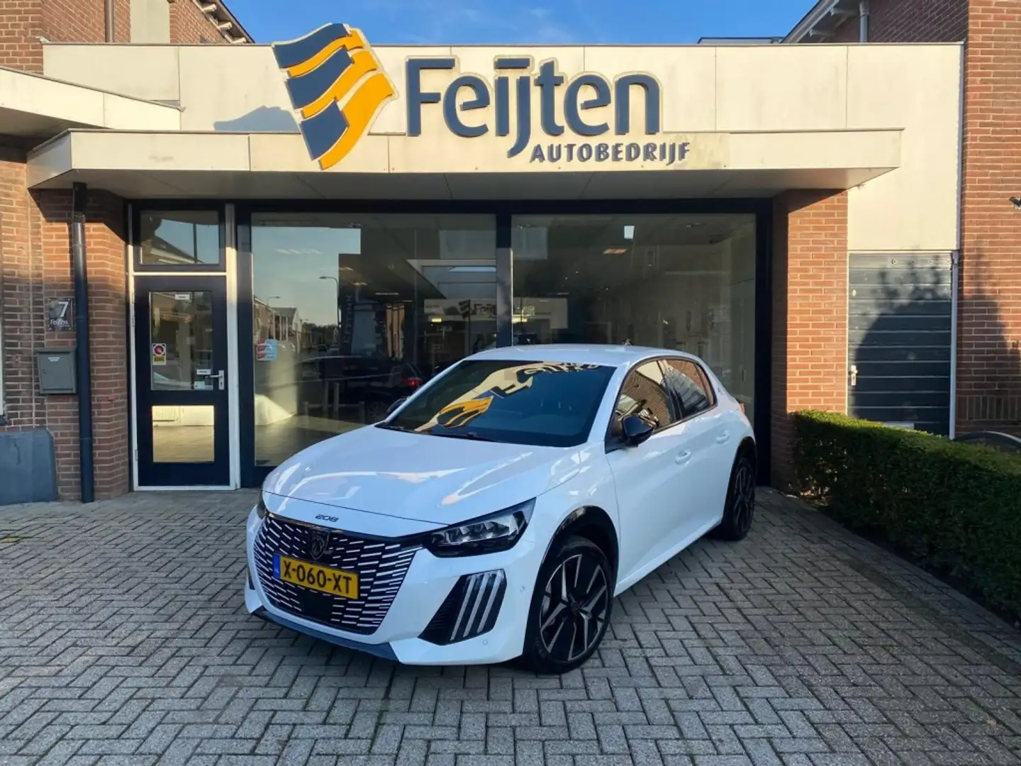 Peugeot e-208 e-208 GT 51Kwh 156pk - ACTIERADIUS 400KM Wit - 1