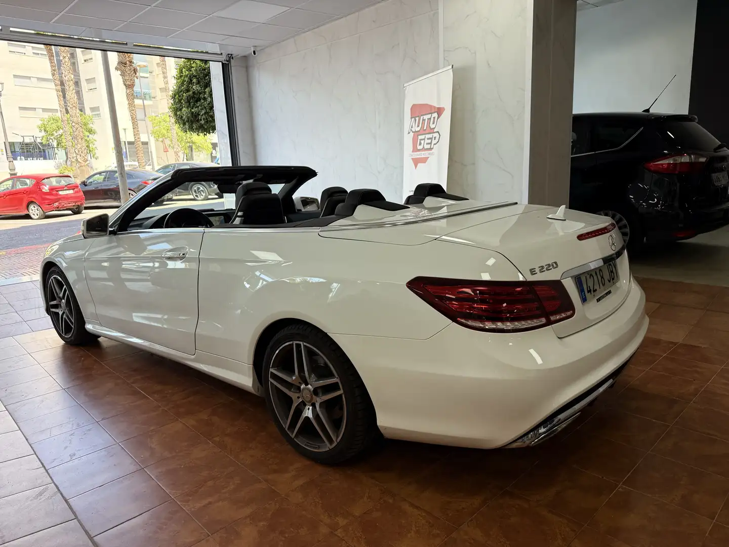 Mercedes-Benz E 220 Cabrio 220CDI BE Aut. Blanc - 2