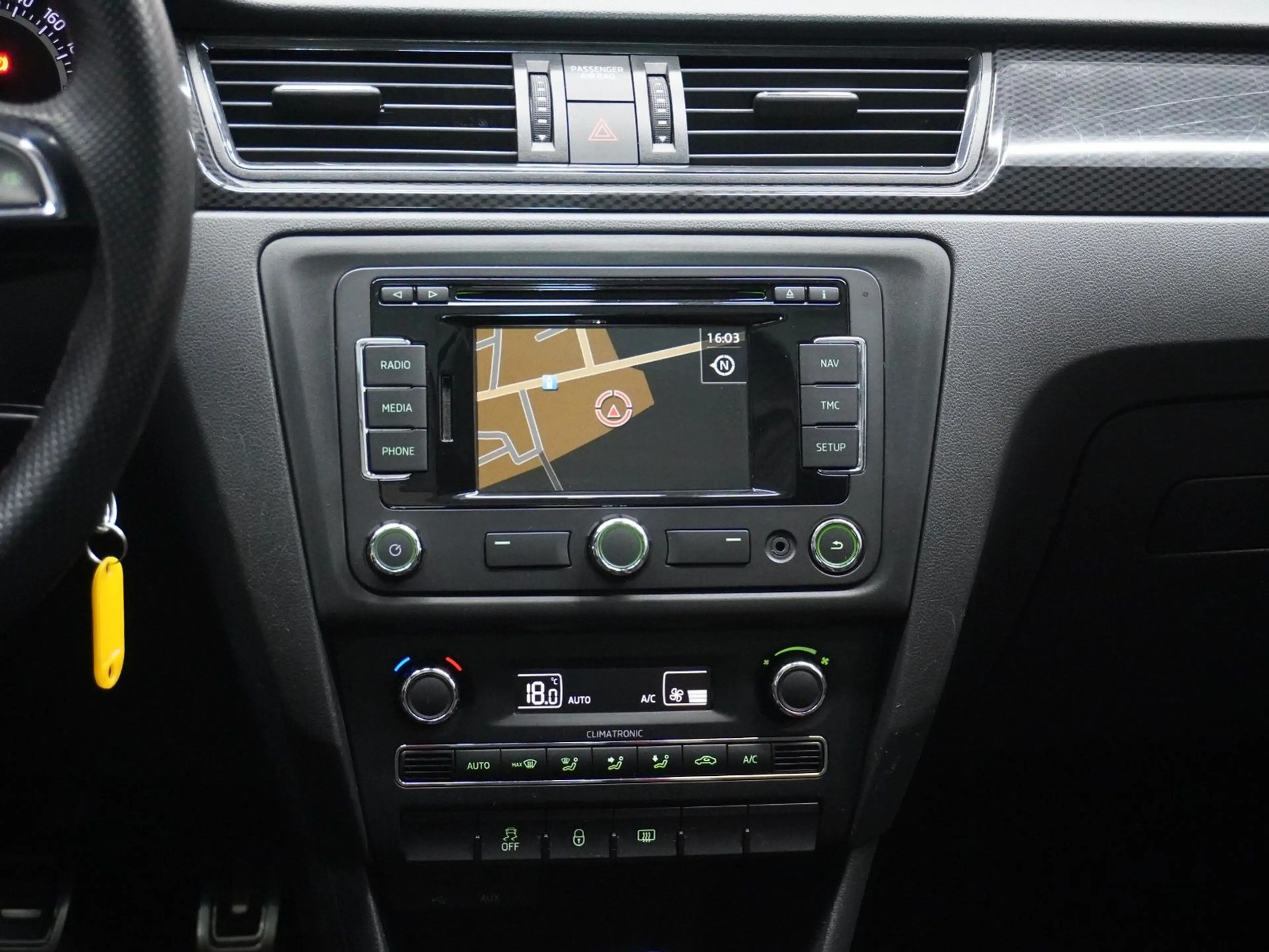 Skoda Rapid/Spaceback Spaceback 1.2 TSI Ambition XENON NAVI BT — photo 12