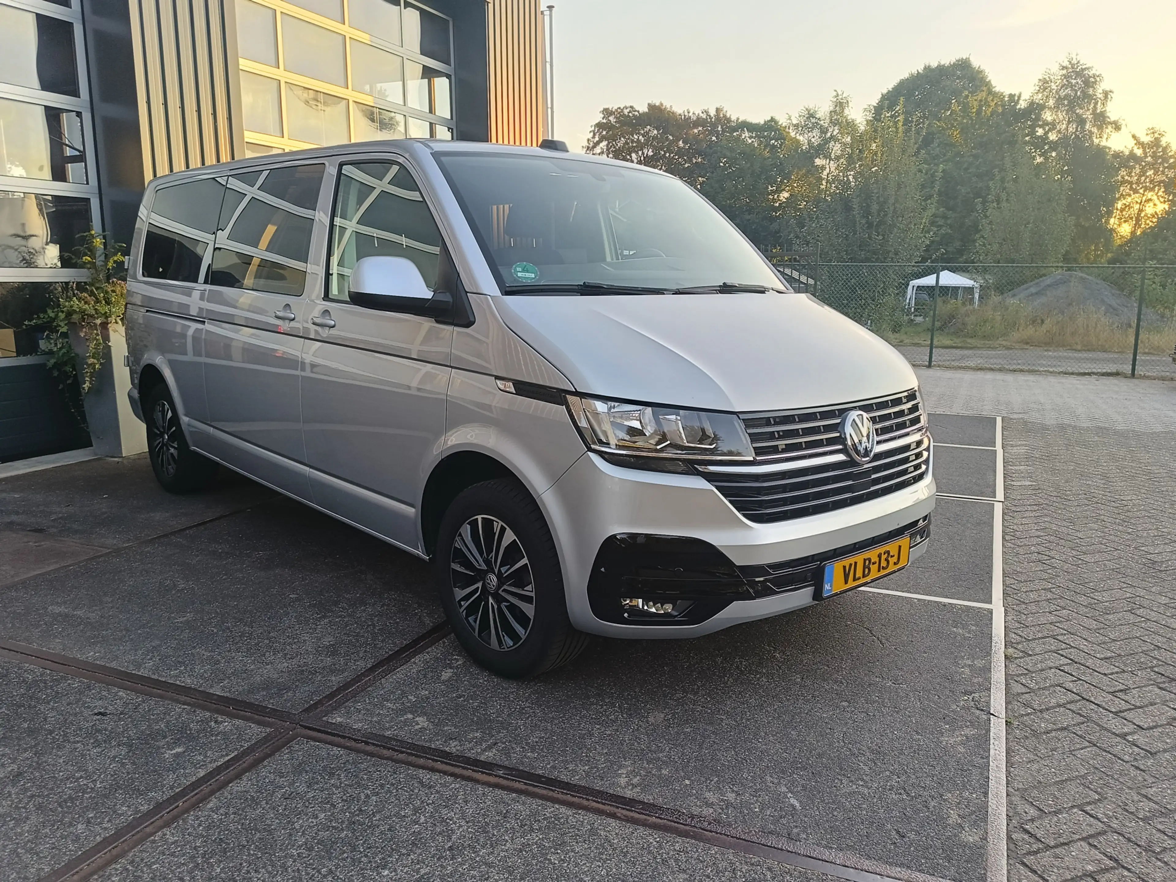 Volkswagen T6.1 Transporter 2.0 TDI L2H1 30 DC | Airco | Cruise controle | Cam — photo 2