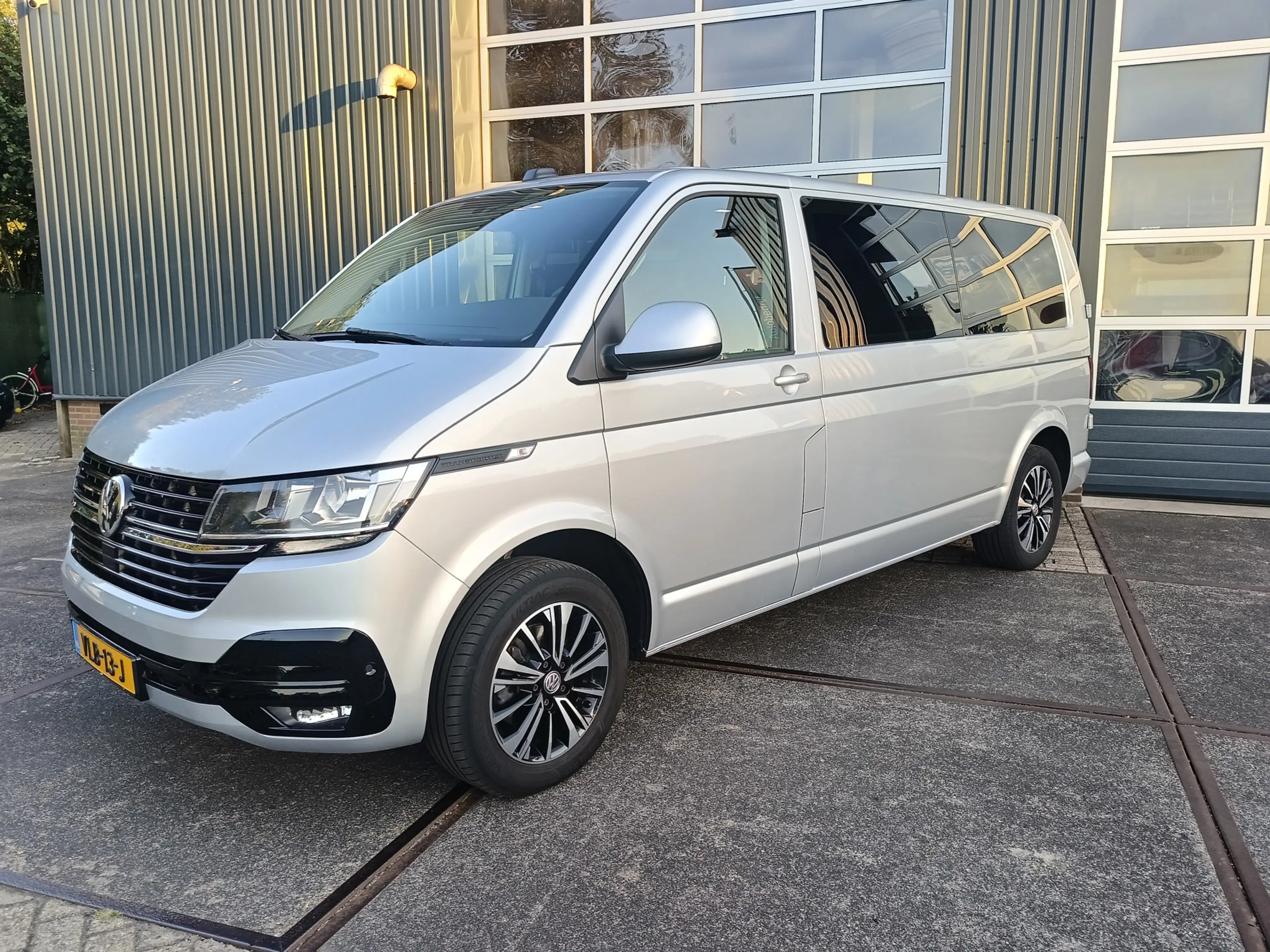 Volkswagen T6.1 Transporter 2.0 TDI L2H1 30 DC | Airco | Cruise controle | Cam