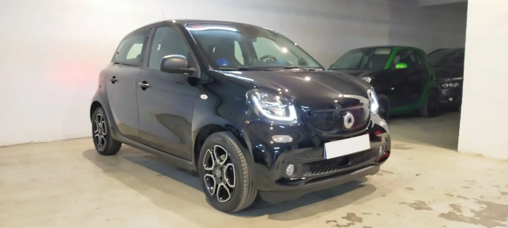 smart forFour Electric Drive Passion crna - 1