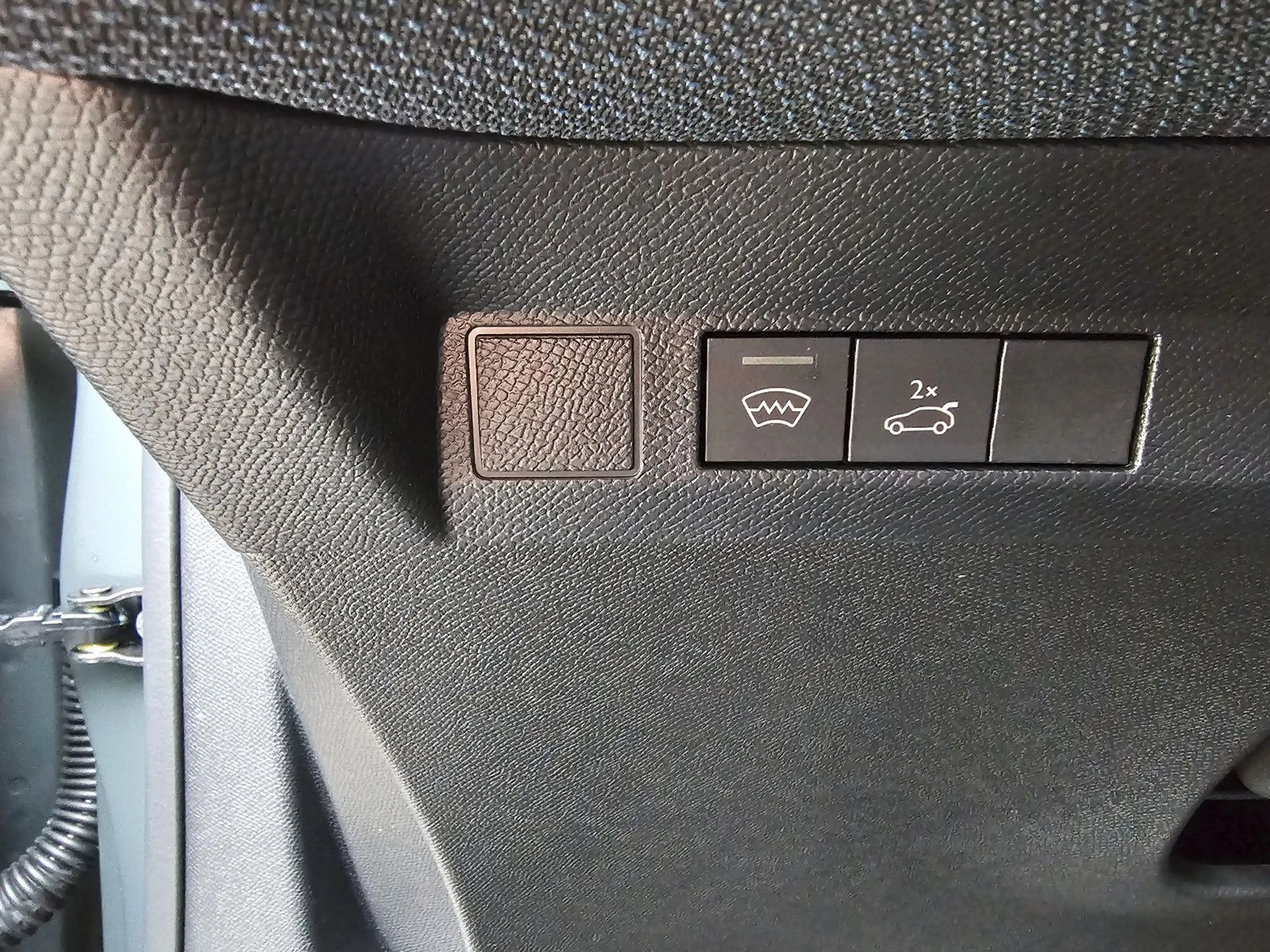 Citroen C5 Aircross 145 Hybrid MAX *Winter-Paket MAX* — photo 16