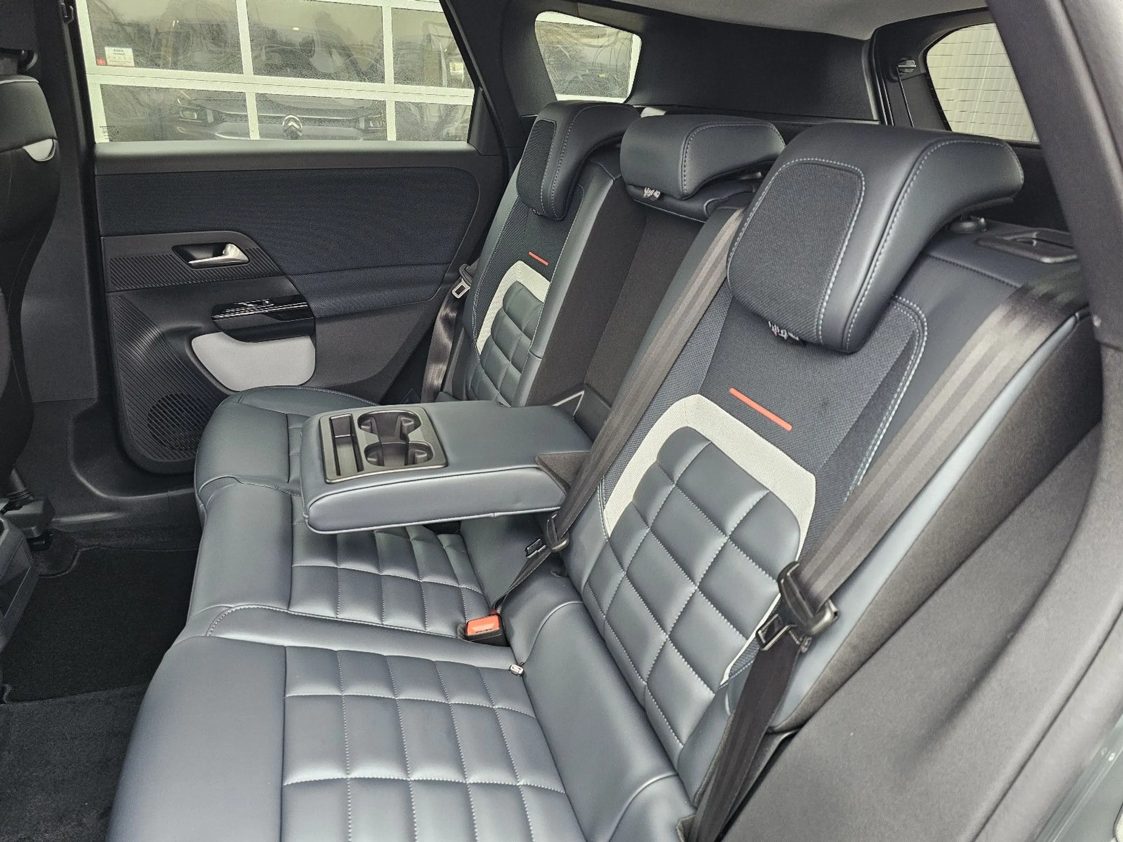 Citroen C5 Aircross 145 Hybrid MAX *Winter-Paket MAX* — photo 23
