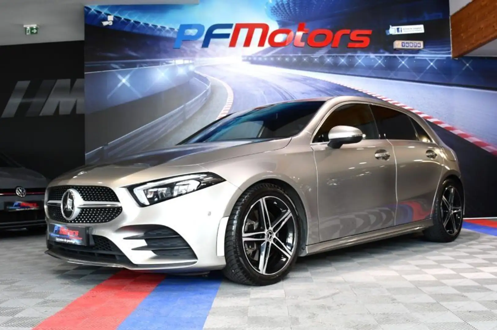 Mercedes-Benz 220 Benz Classe A AMG Line 2.0 190 BVA GPS Pro M-Bux Caméra Car Play Lumière D&rsquo;Ambiance Burmester Multibeam JA 18 Gris - 1