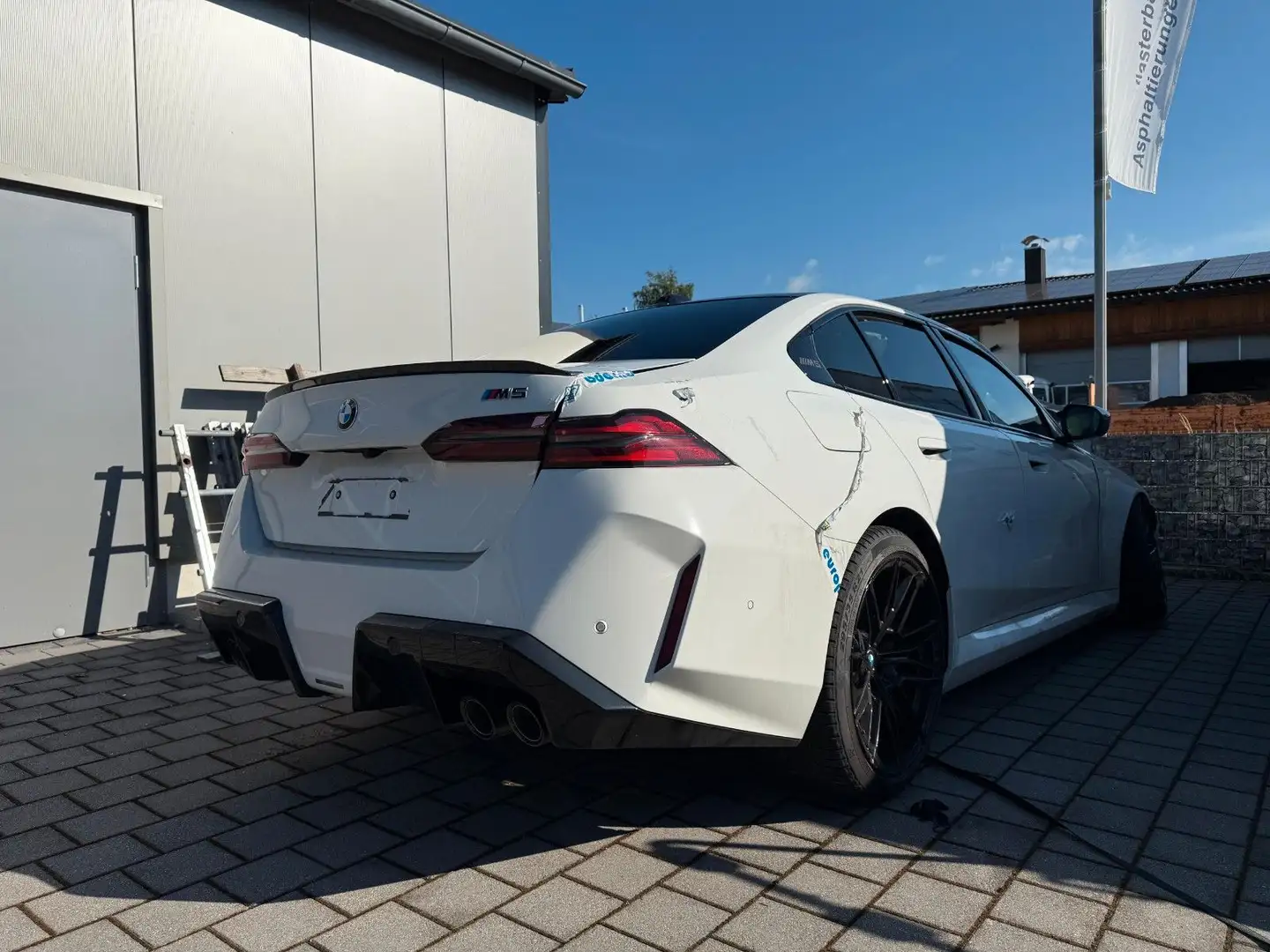 BMW M5 Limousine/ EXT. M CARBON PAK/ DRIVING PROF. Blanc - 1