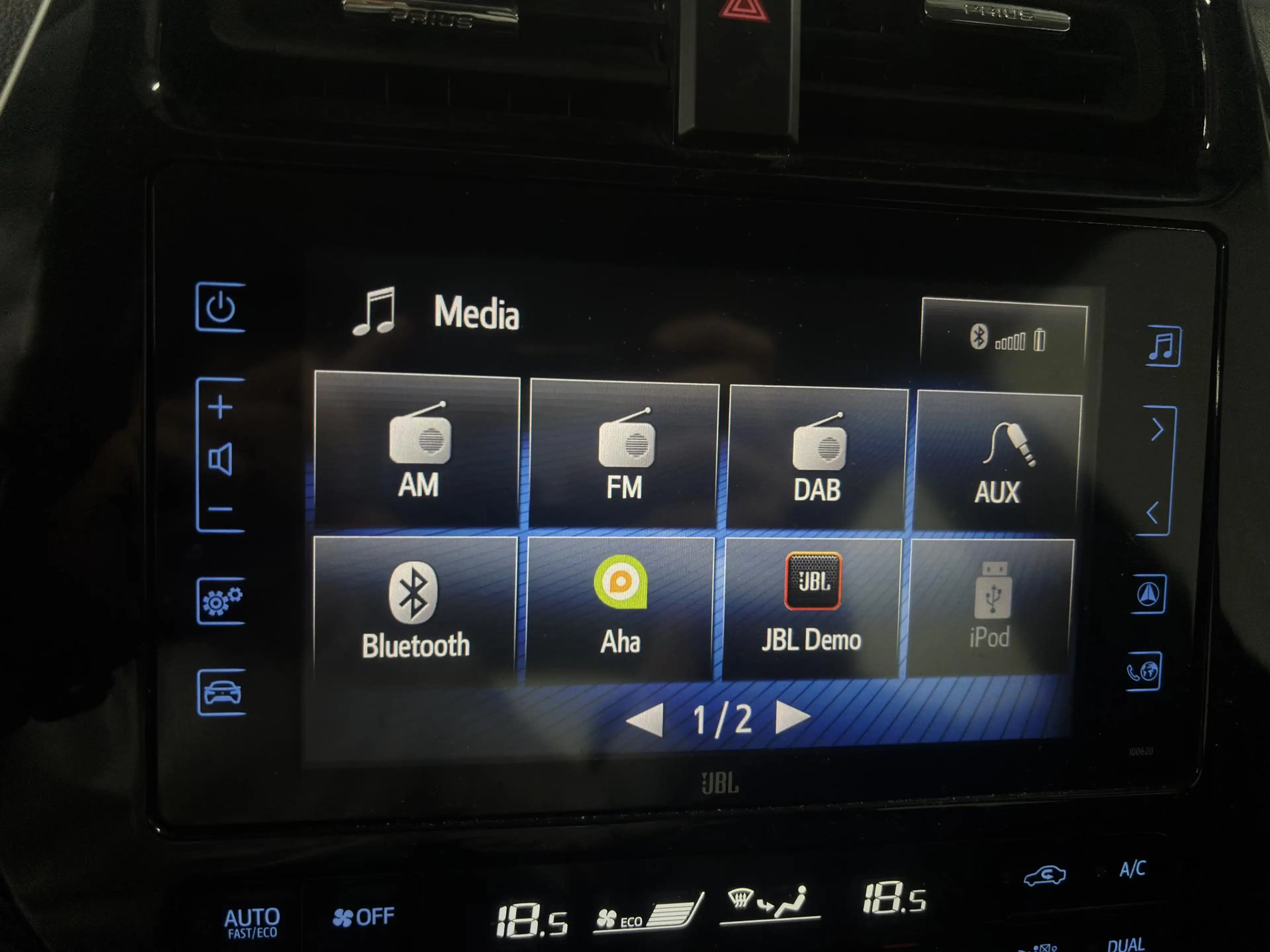 Toyota Prius 1.8 Plug-in Business Plus — photo 13