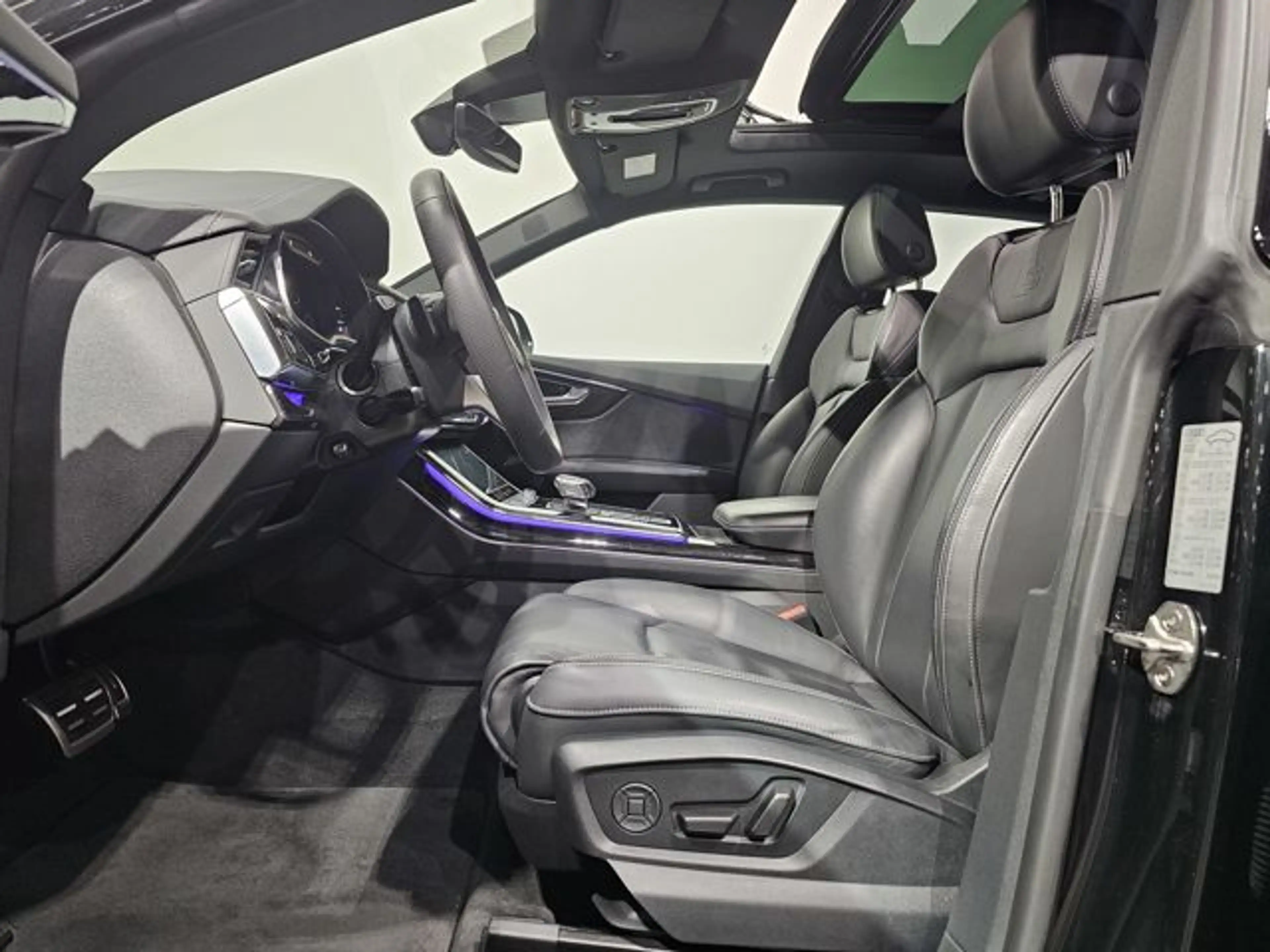 Audi SQ8 Black Edition Pano Matrix Hud B&O 22" Faceli — photo 13