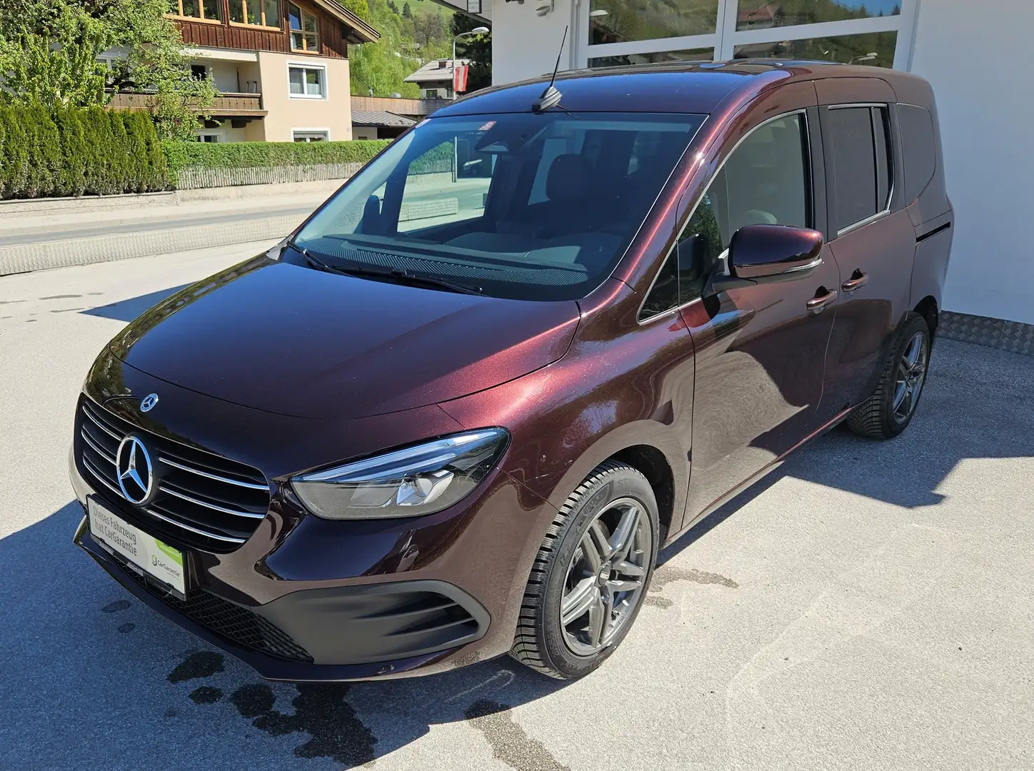 Mercedes-Benz T-Klasse 180 standard Rot - 1