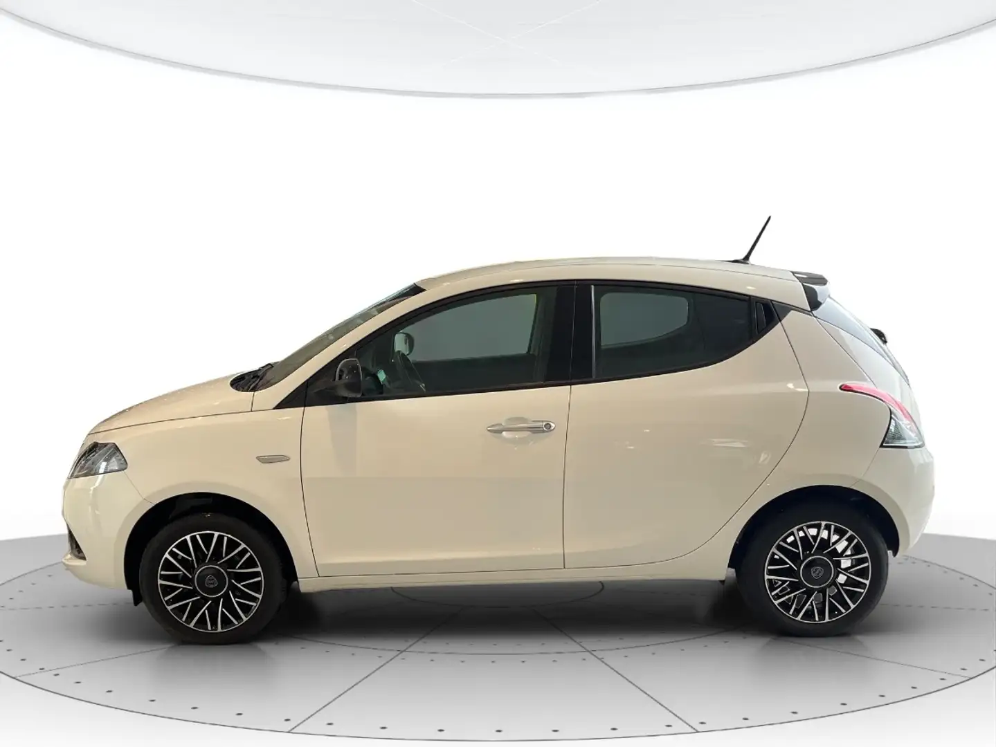 Lancia Ypsilon 1.0 Hybrid 70cv Platino Weiß - 2