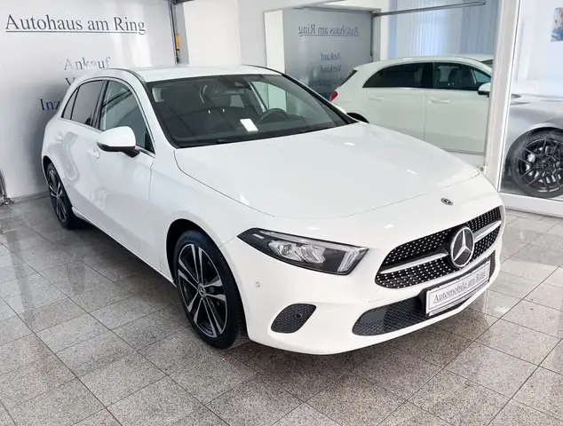 Mercedes-Benz A 180 A180 Edition19 LED Kamera Sitzh. Widescreen PDC!