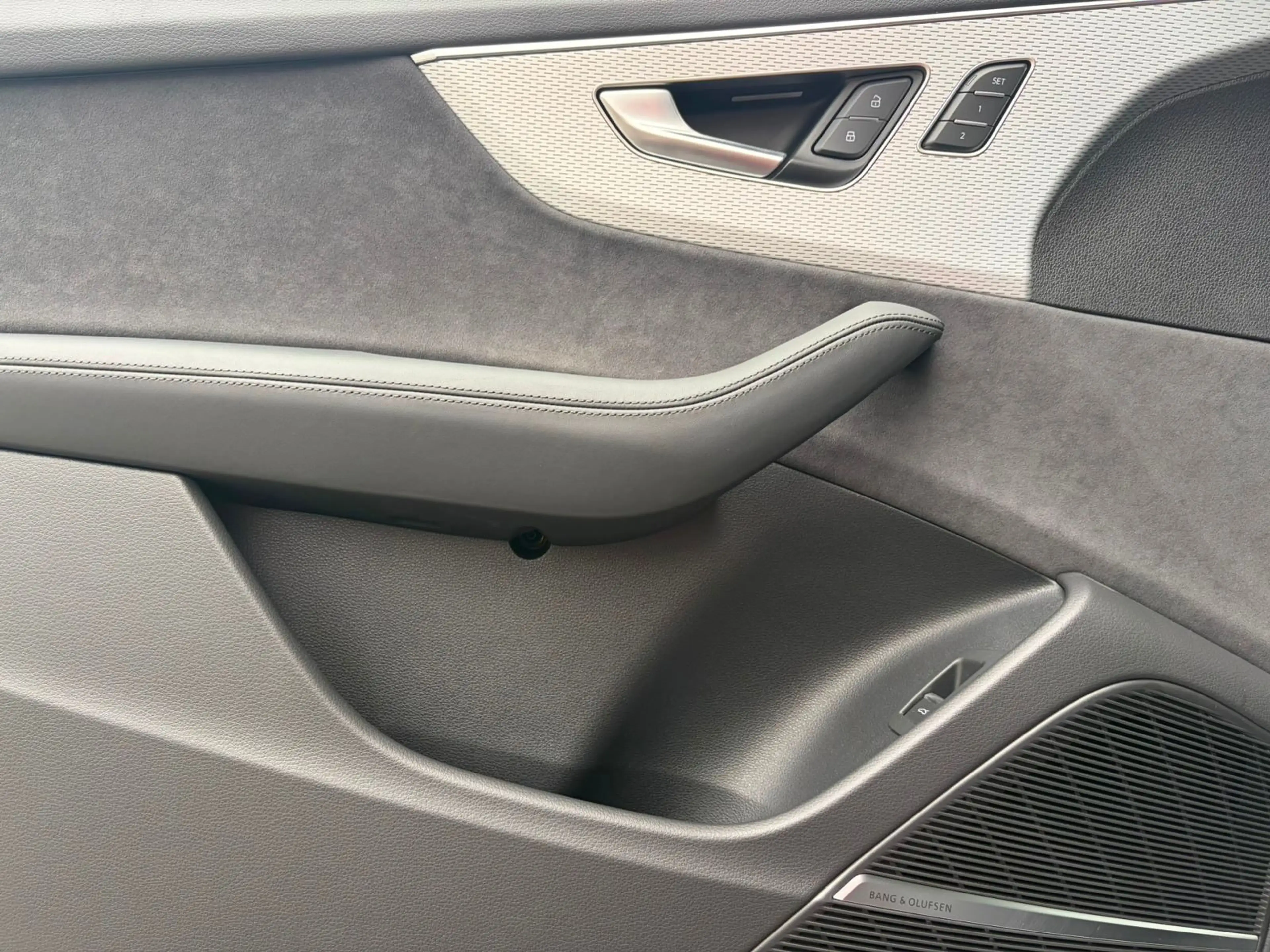 Audi RS Q8 +WINTERRÄDER+RS SPORTABGAS+AHK+NACHTSICHTA — photo 10