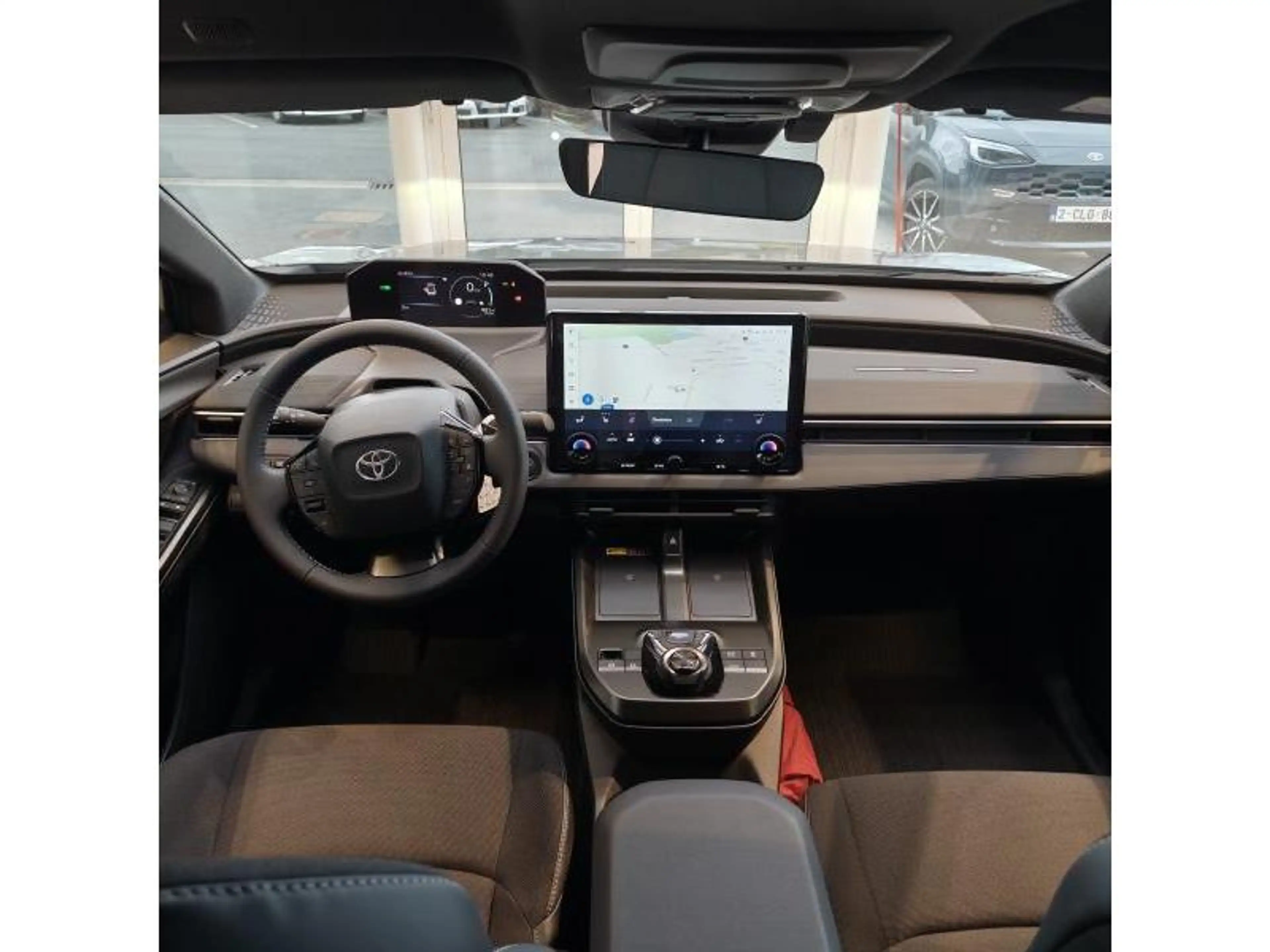 Toyota C-HR Business — photo 13