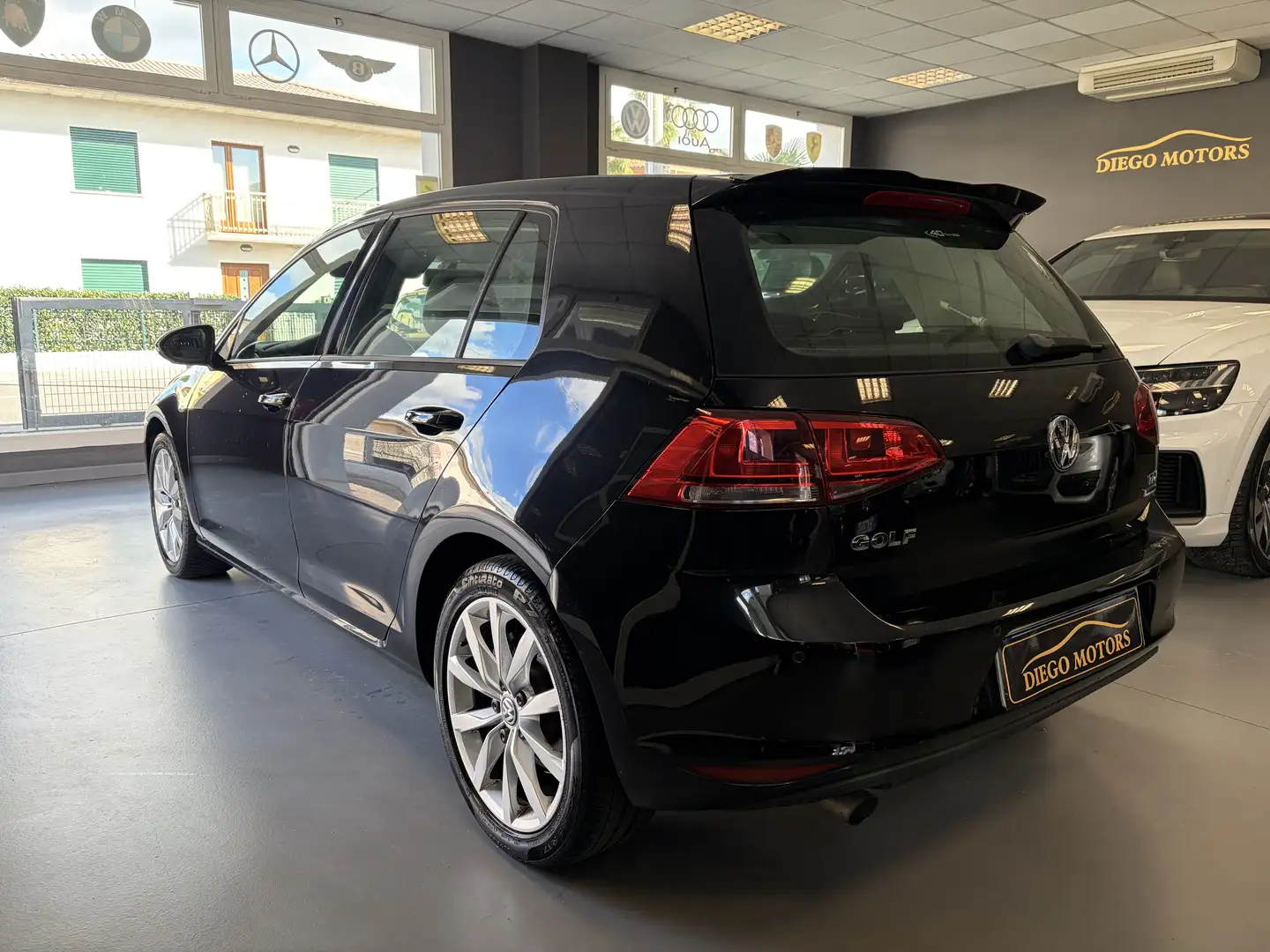 Volkswagen Golf 5p 1.6 tdi (btdi) Highline 110cv ok neopatentati - 2