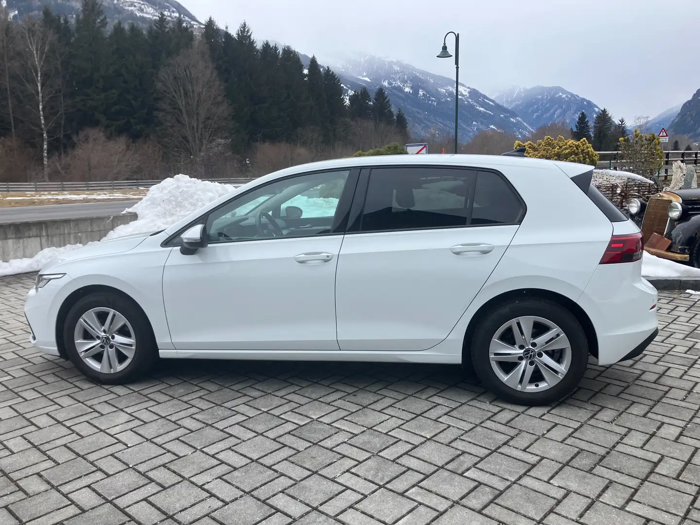 Volkswagen Golf 8 Rabbit 1,0 TSI Weiß - 2