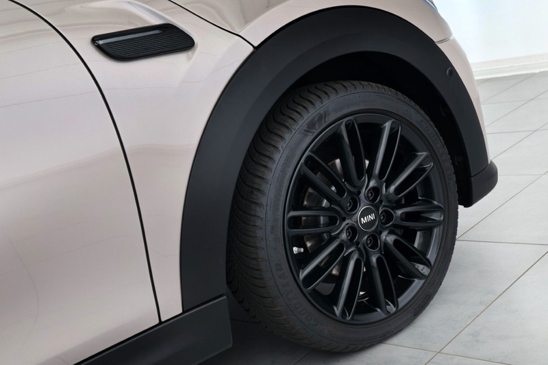 MINI Cooper DKG Classic Trim 3-Türer PANO Apple 17" — photo 5