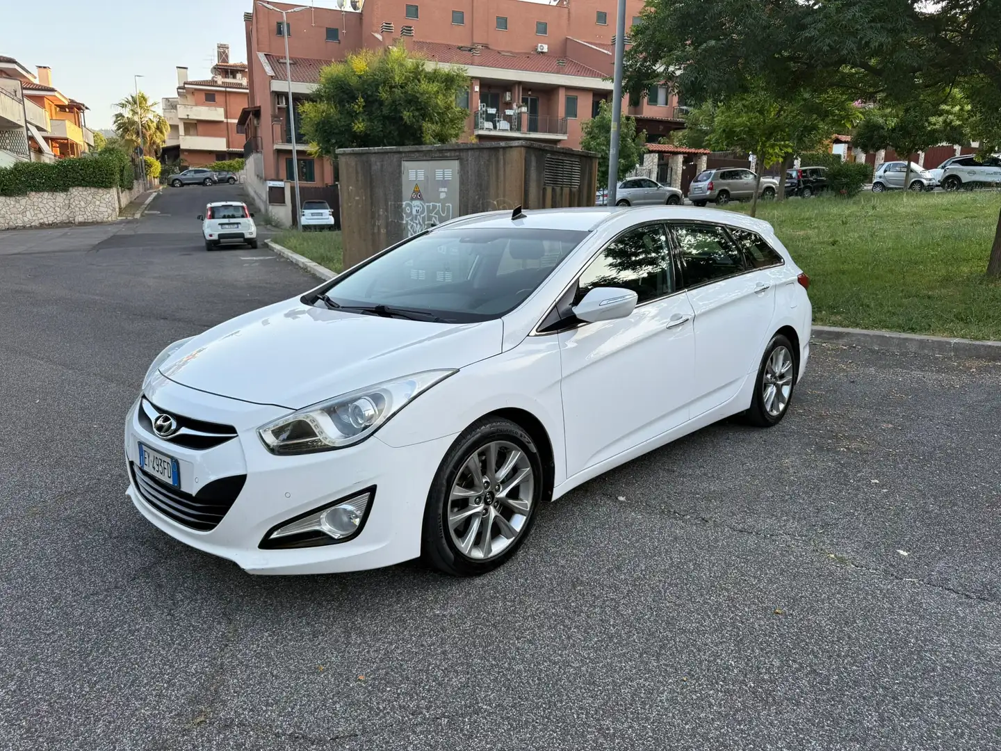 Hyundai i40 Wagon 1.7 crdi Style byInfinity 136cv - 1