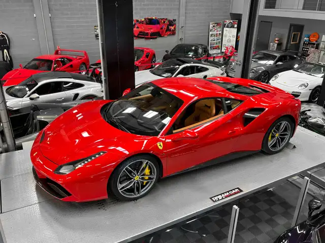 Ferrari 488 V8 670- LIFT - CARBONE
