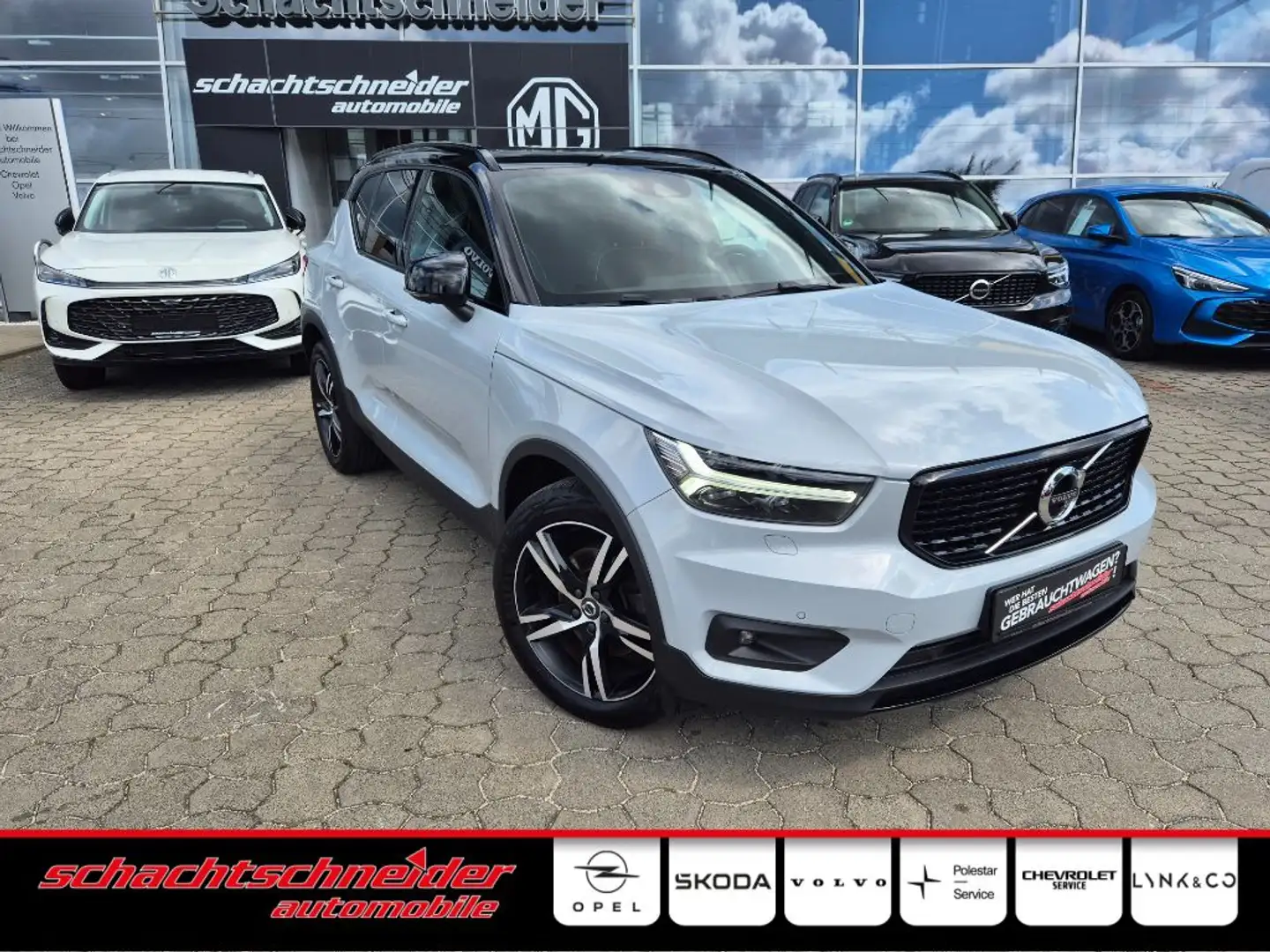 Volvo XC40 B4 B Geartr. R-Design+ACC+Panorama+19Zoll Zilver - 1