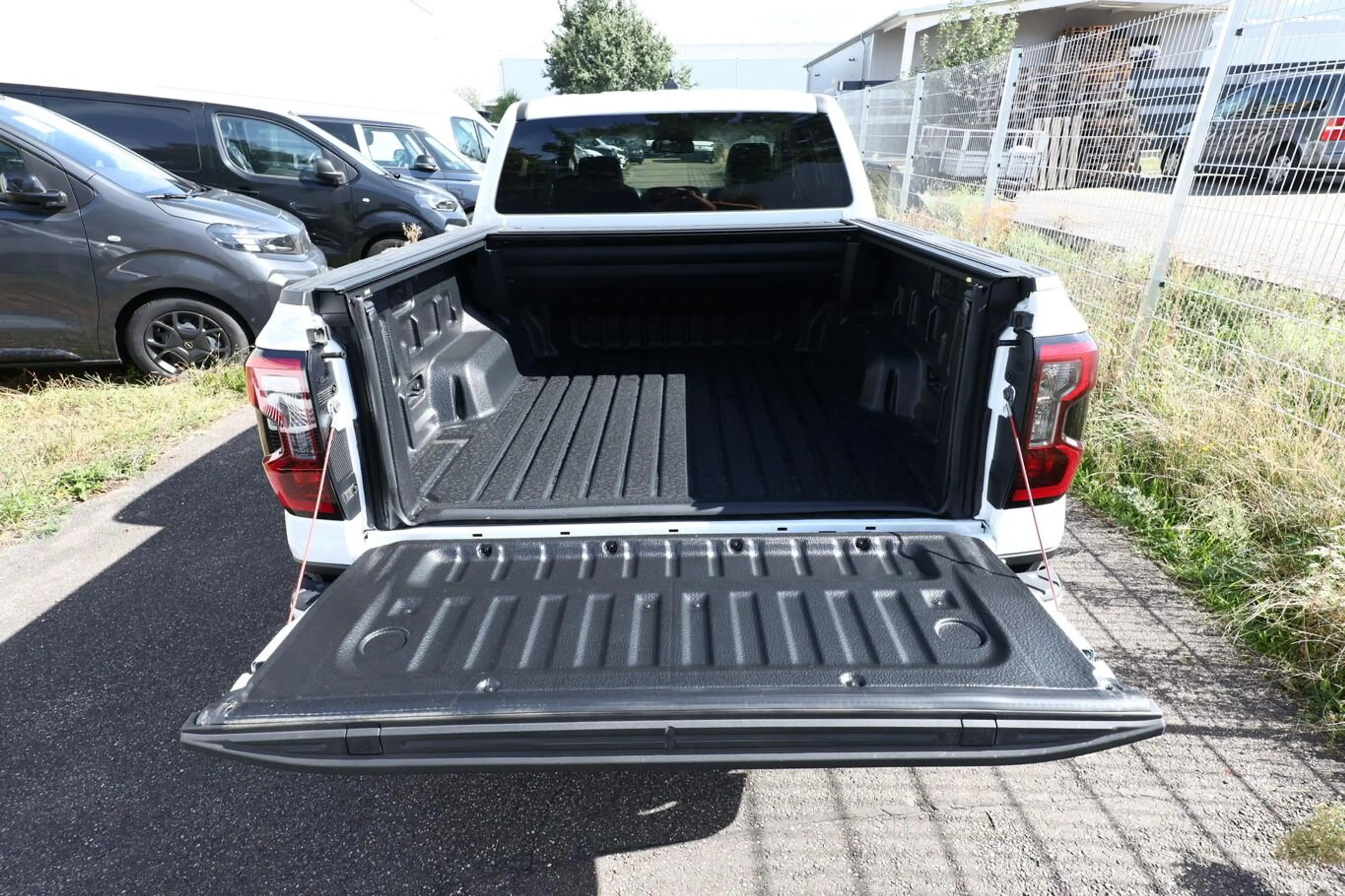 Ford Ranger Limited DoKa el.Rollo AHK ACC LED SHZ Nav 151 k... — photo 11