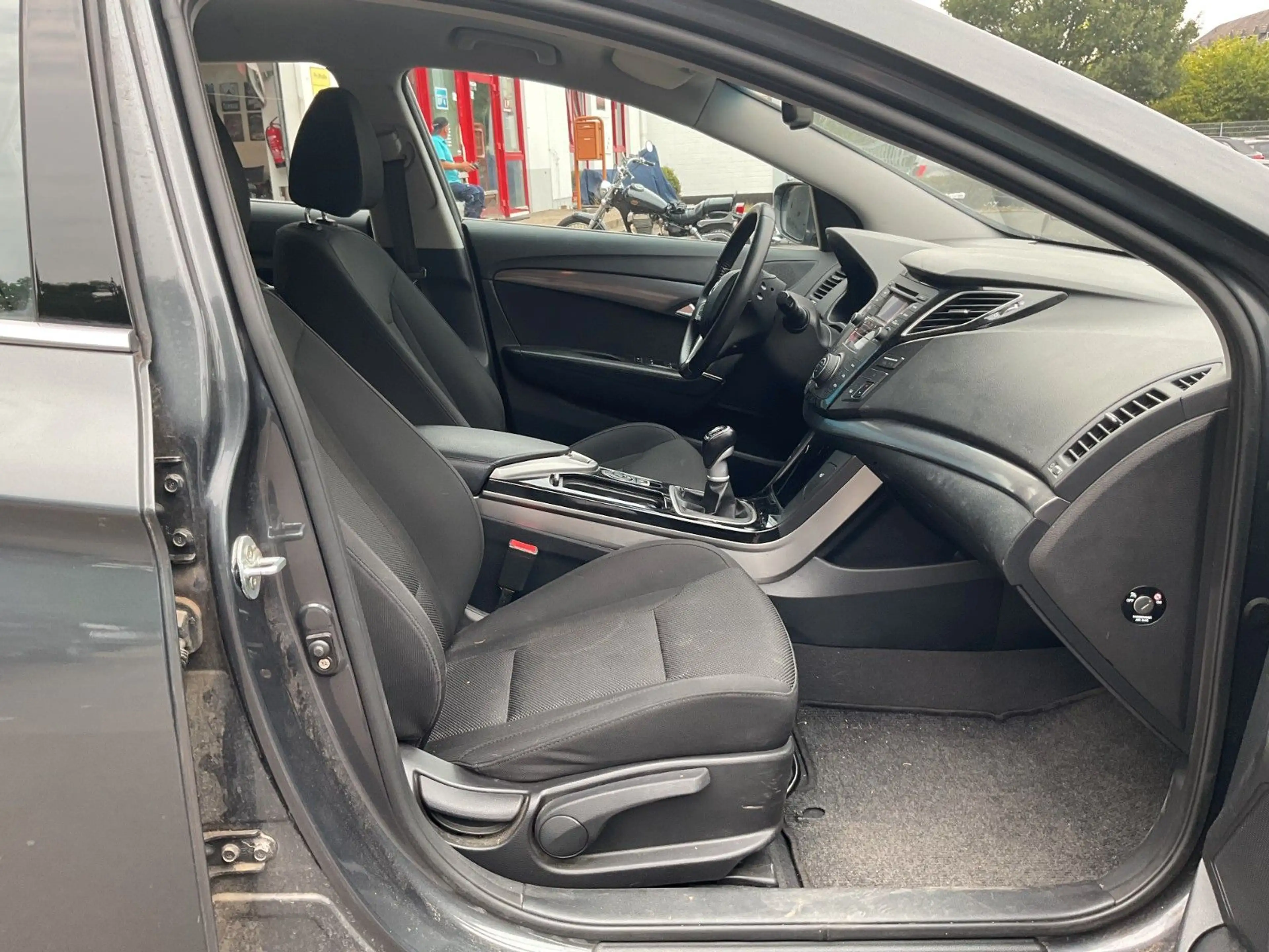 Hyundai i40 1.6 5 Star Edition LED Xenon PDC Klima Tempo — photo 9