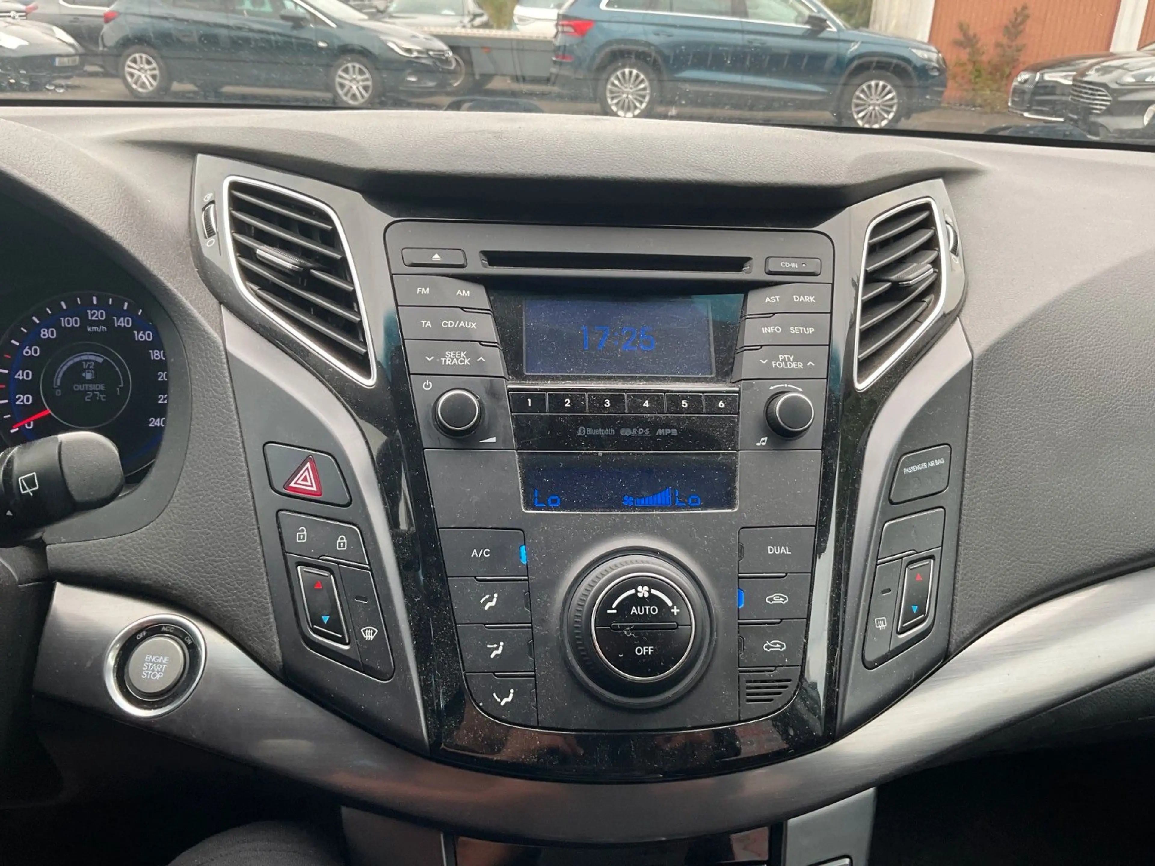 Hyundai i40 1.6 5 Star Edition LED Xenon PDC Klima Tempo — photo 14