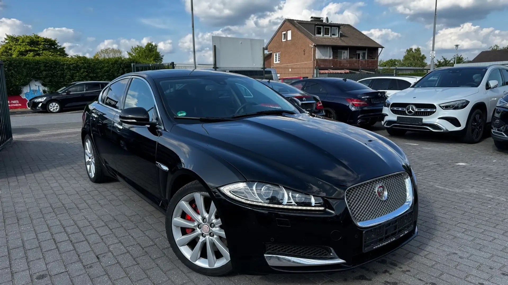 Jaguar XF 3.0 V6 Diesel | PANO | XENON | R.KAMERA|LEDER Schwarz - 1