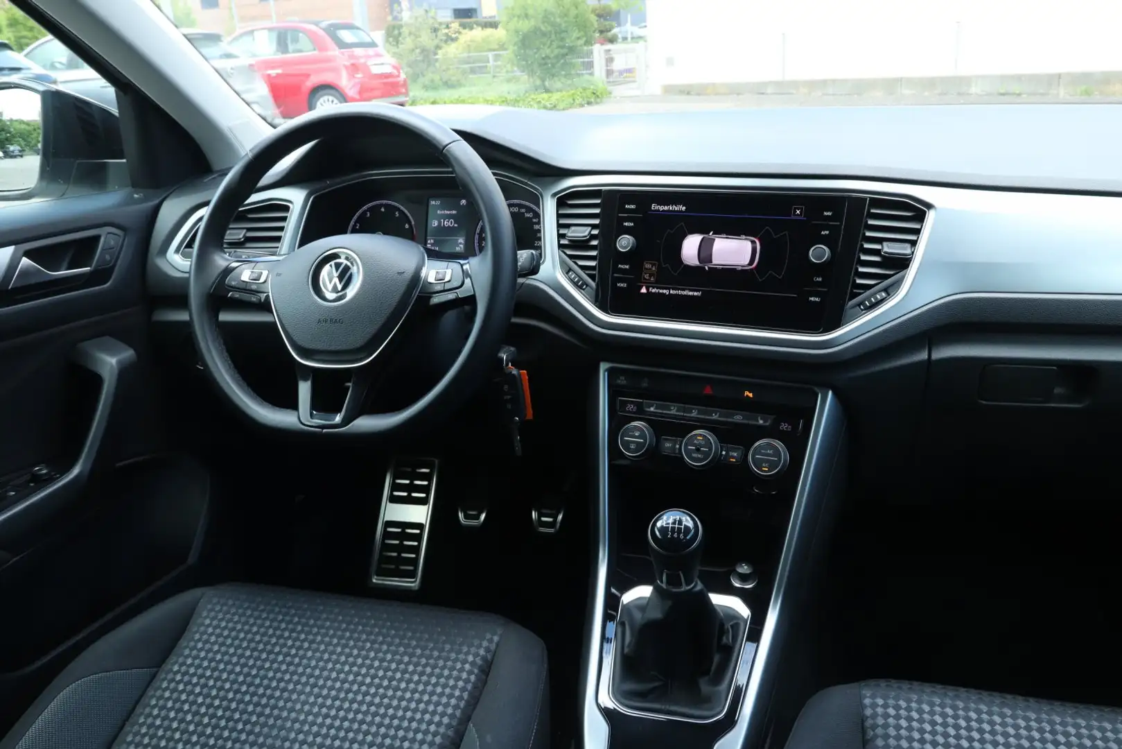 Volkswagen T-Roc 1.0 TSI Active ALU*SHZ*NAVI*PDC*ACC Wit - 2