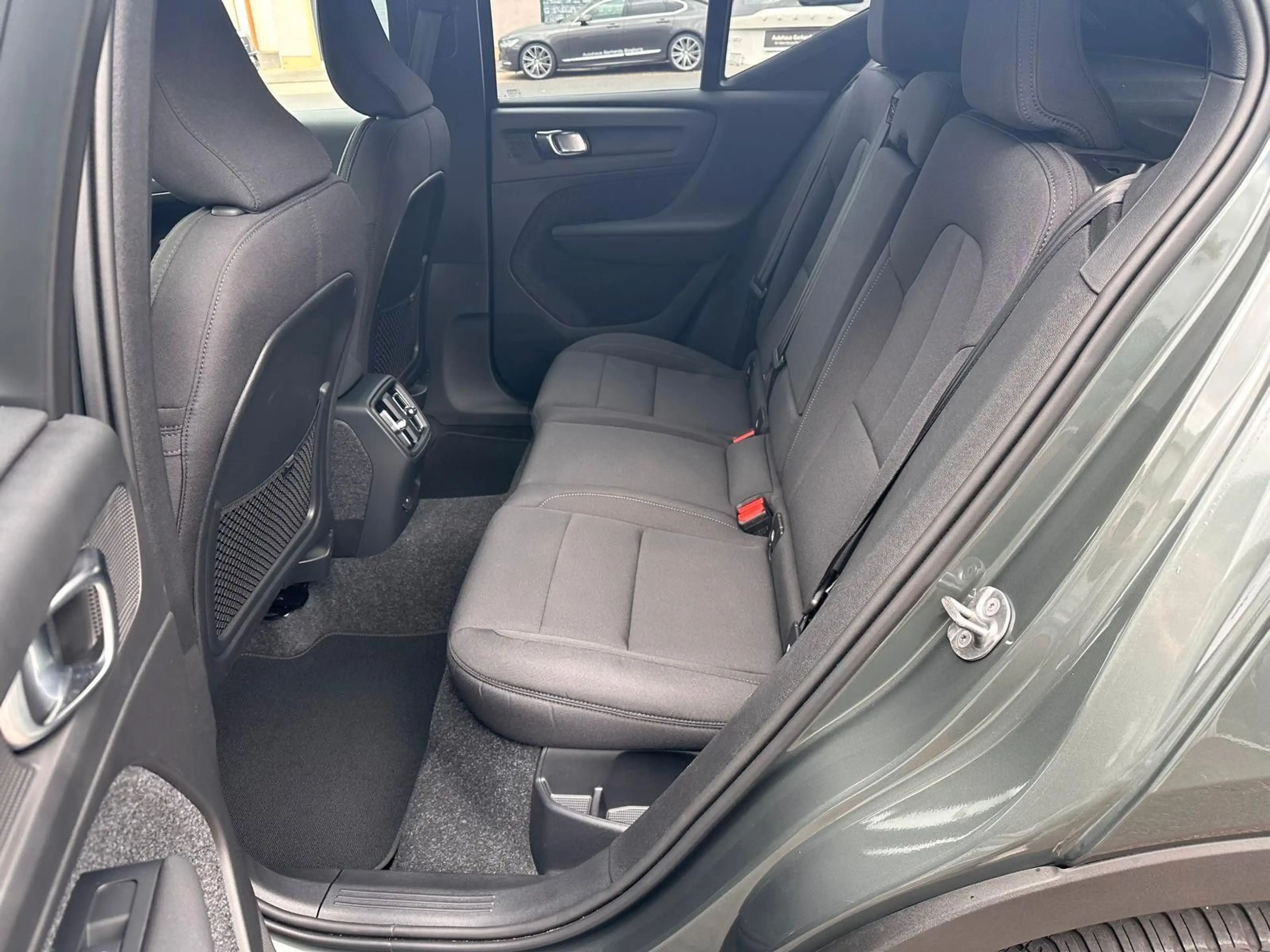 Volvo EX40 RWD Plus Dark 360°,WP,ACC,BLIS,Pixel LED — photo 16