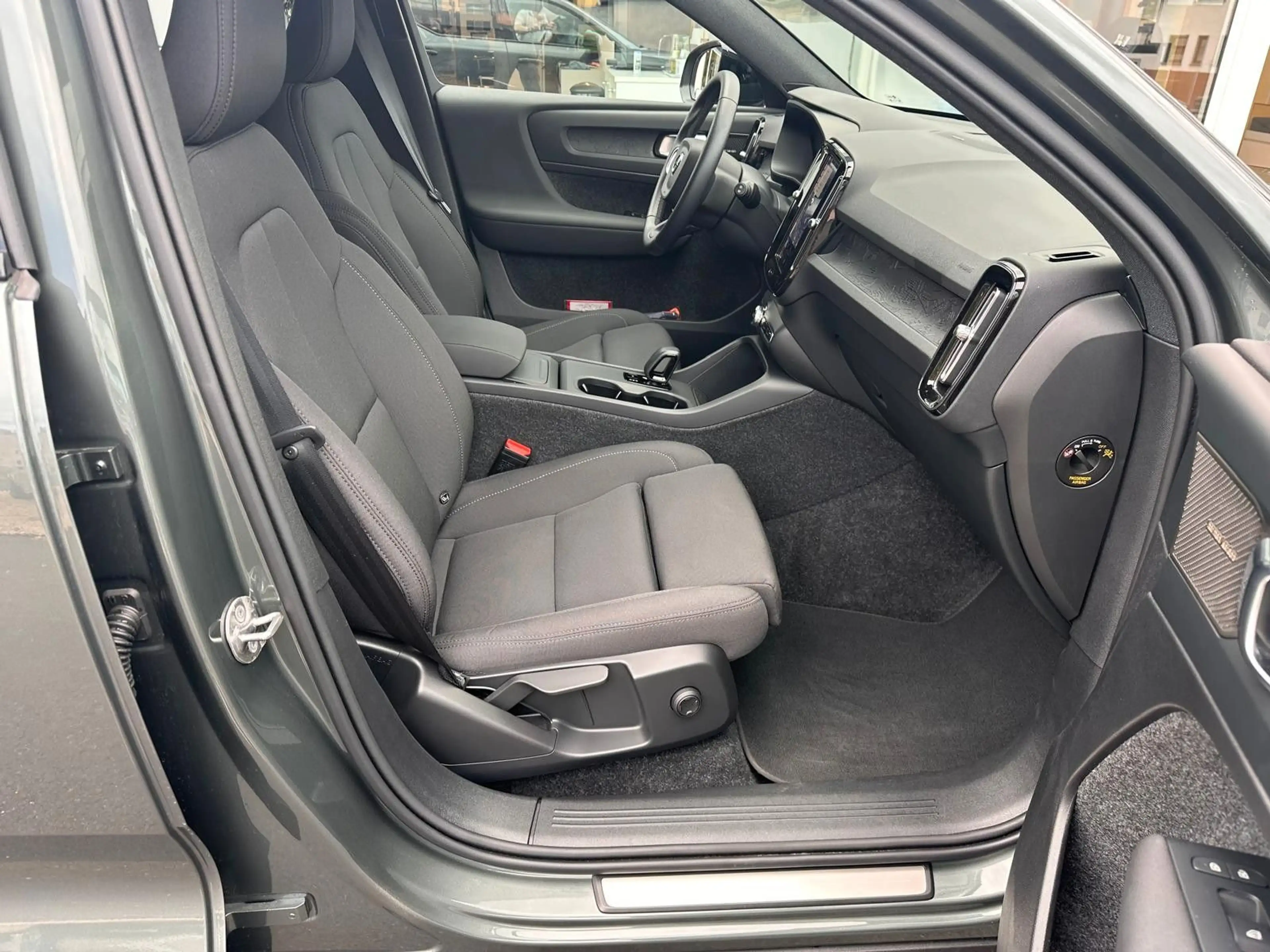 Volvo EX40 RWD Plus Dark 360°,WP,ACC,BLIS,Pixel LED — photo 18