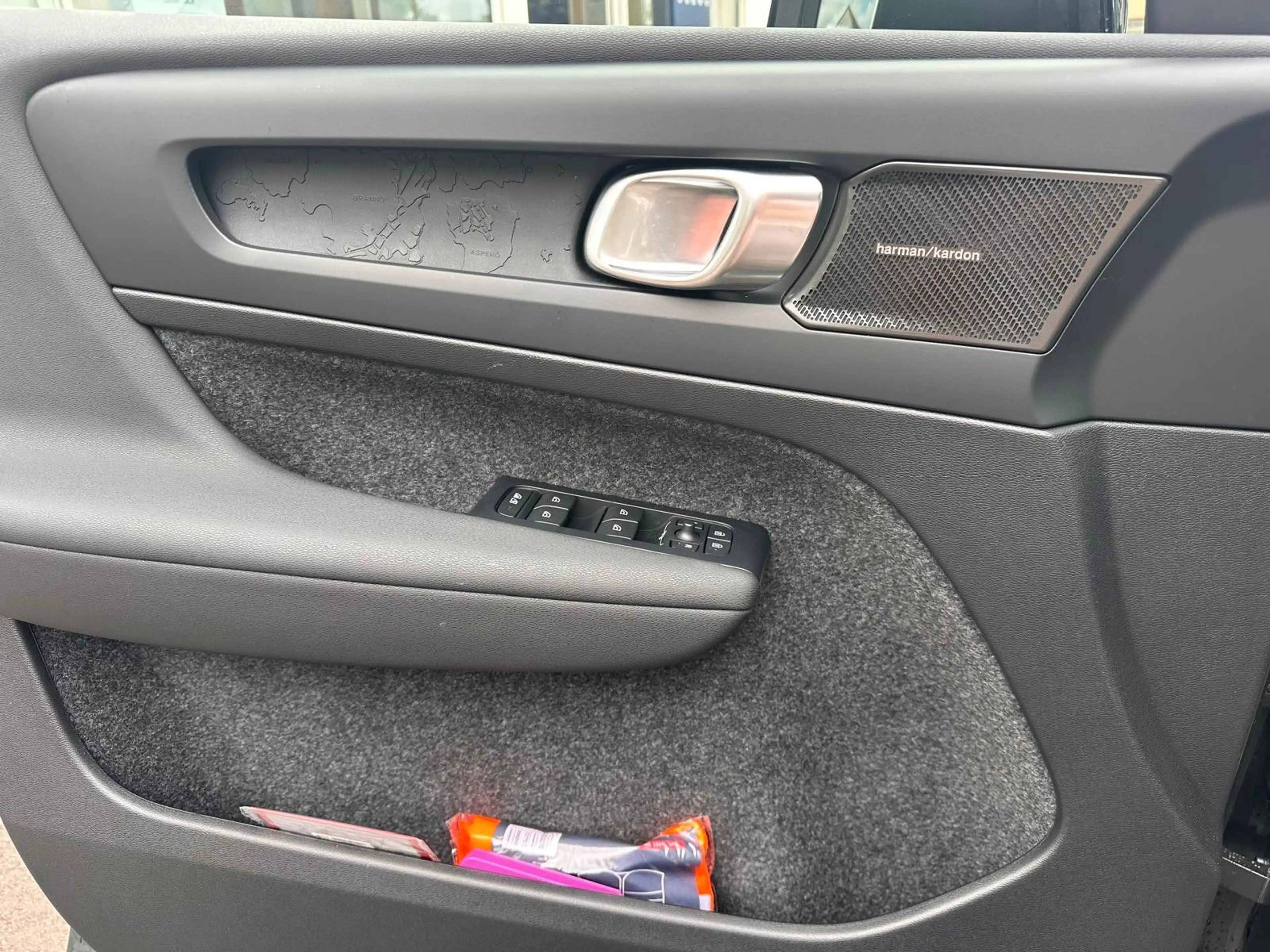 Volvo EX40 RWD Plus Dark 360°,WP,ACC,BLIS,Pixel LED — photo 14